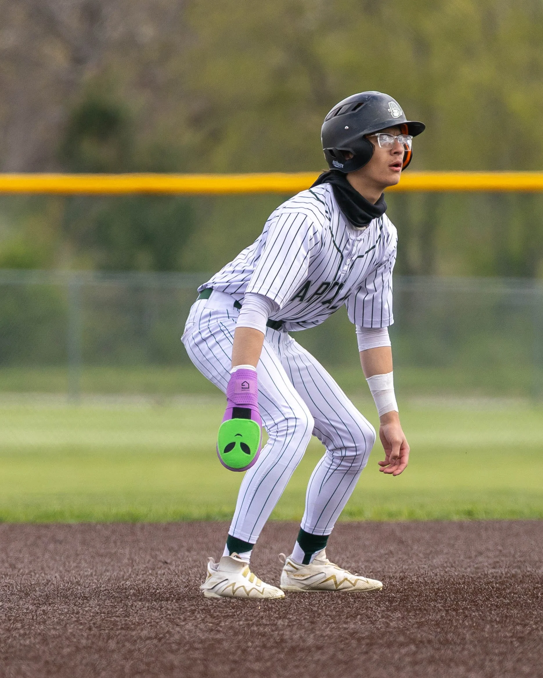 Kettering #4 leads off 2nd base