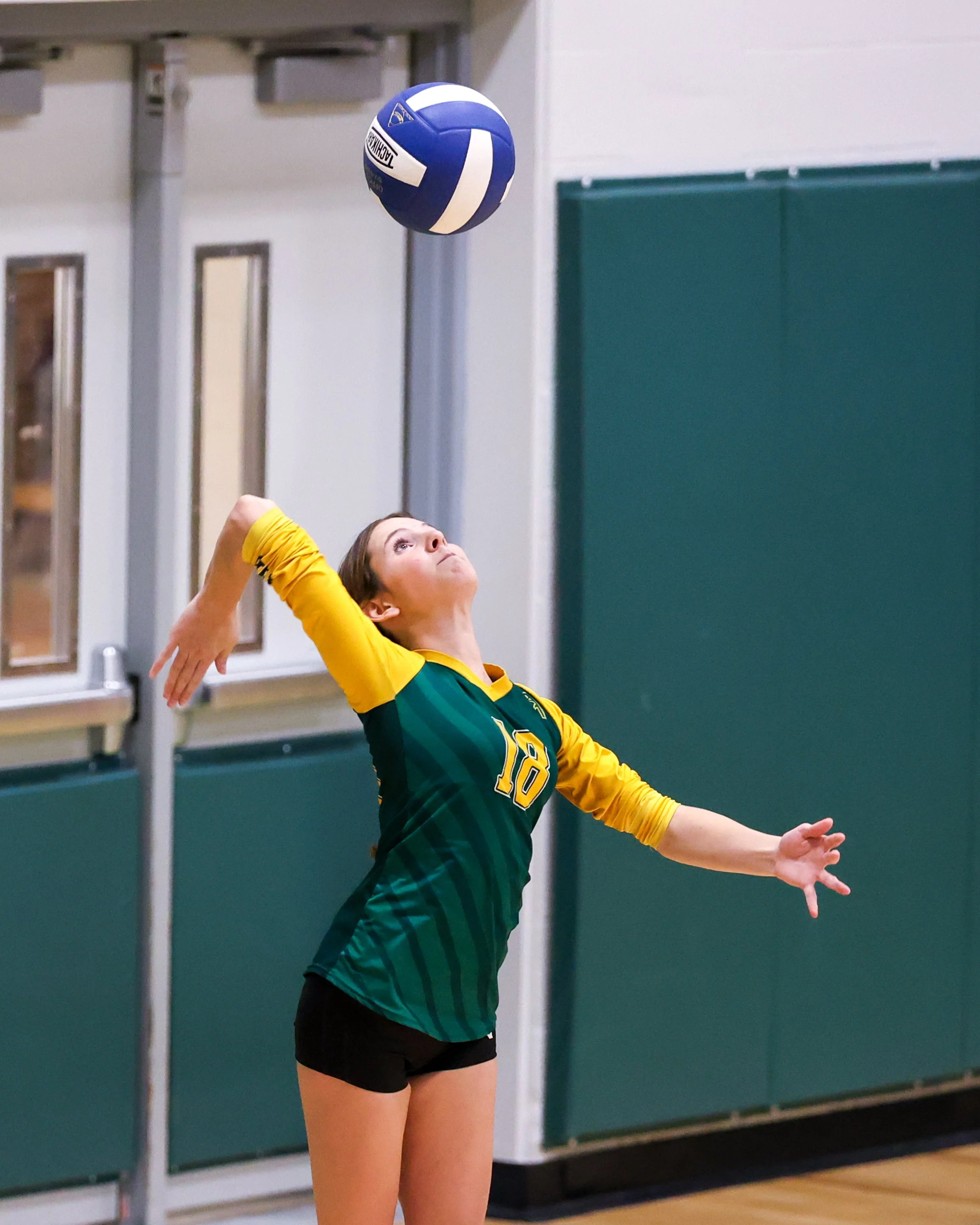 Pierce girl returns the ball