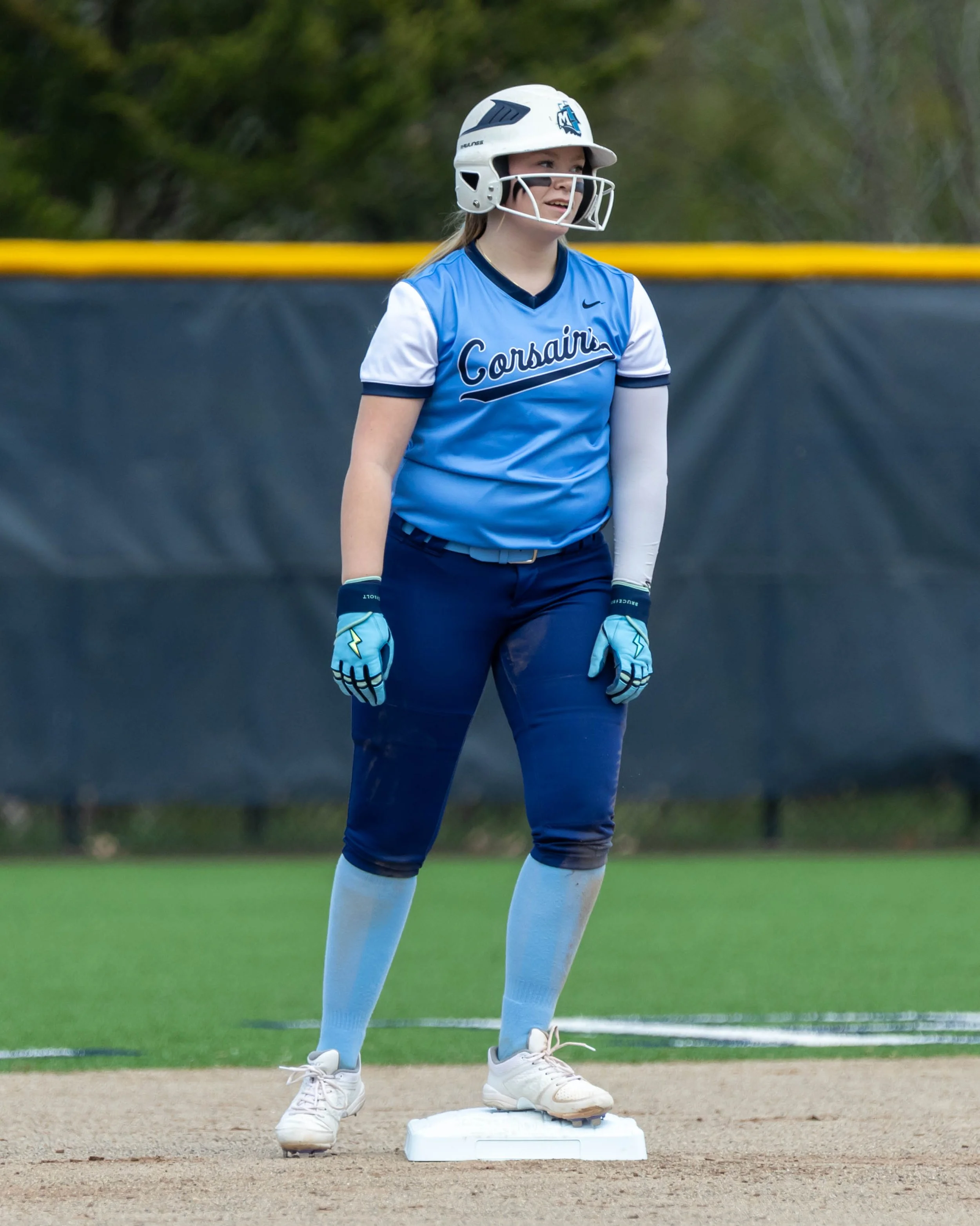 Mott #2 on second base