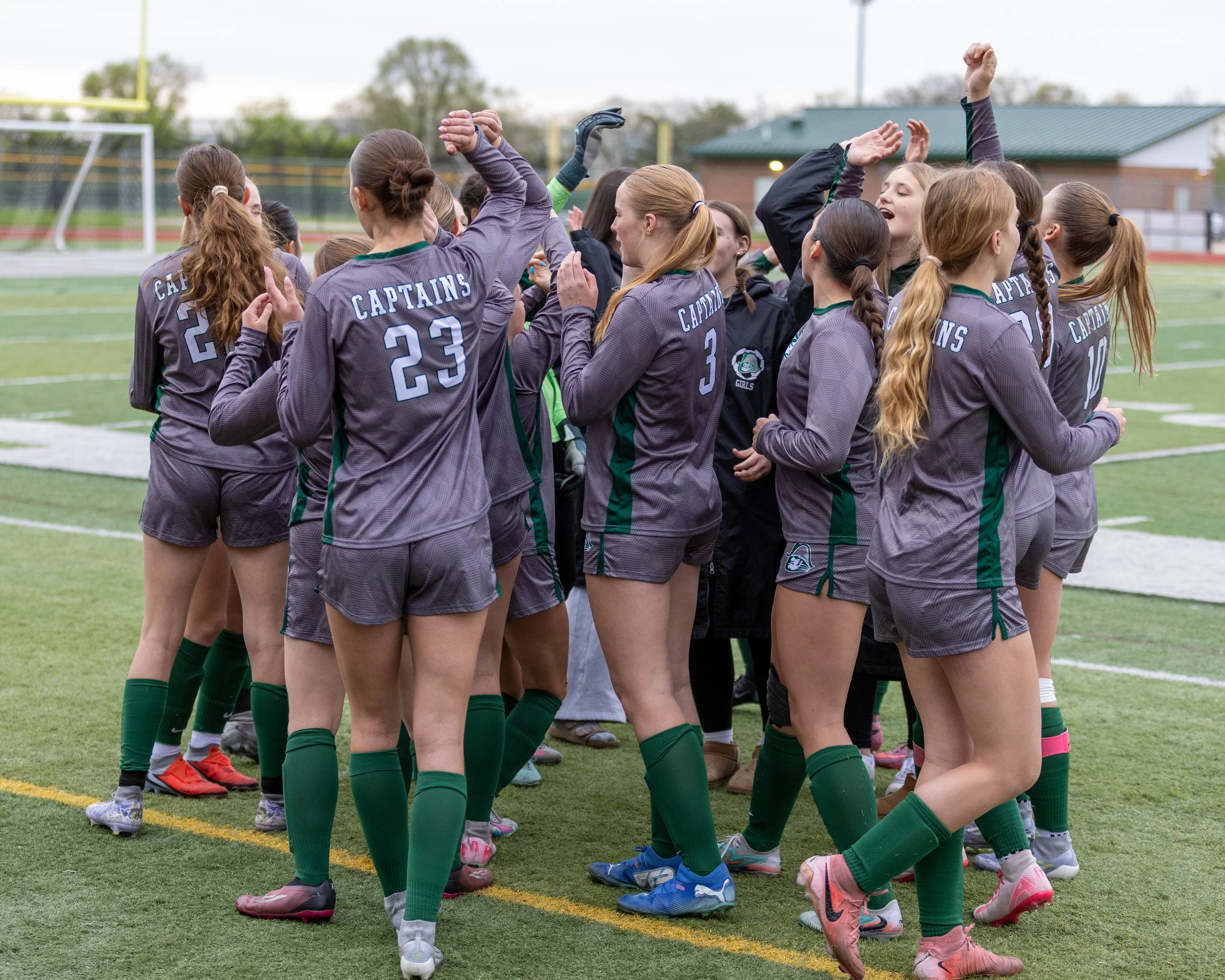 Team huddle before kickoff