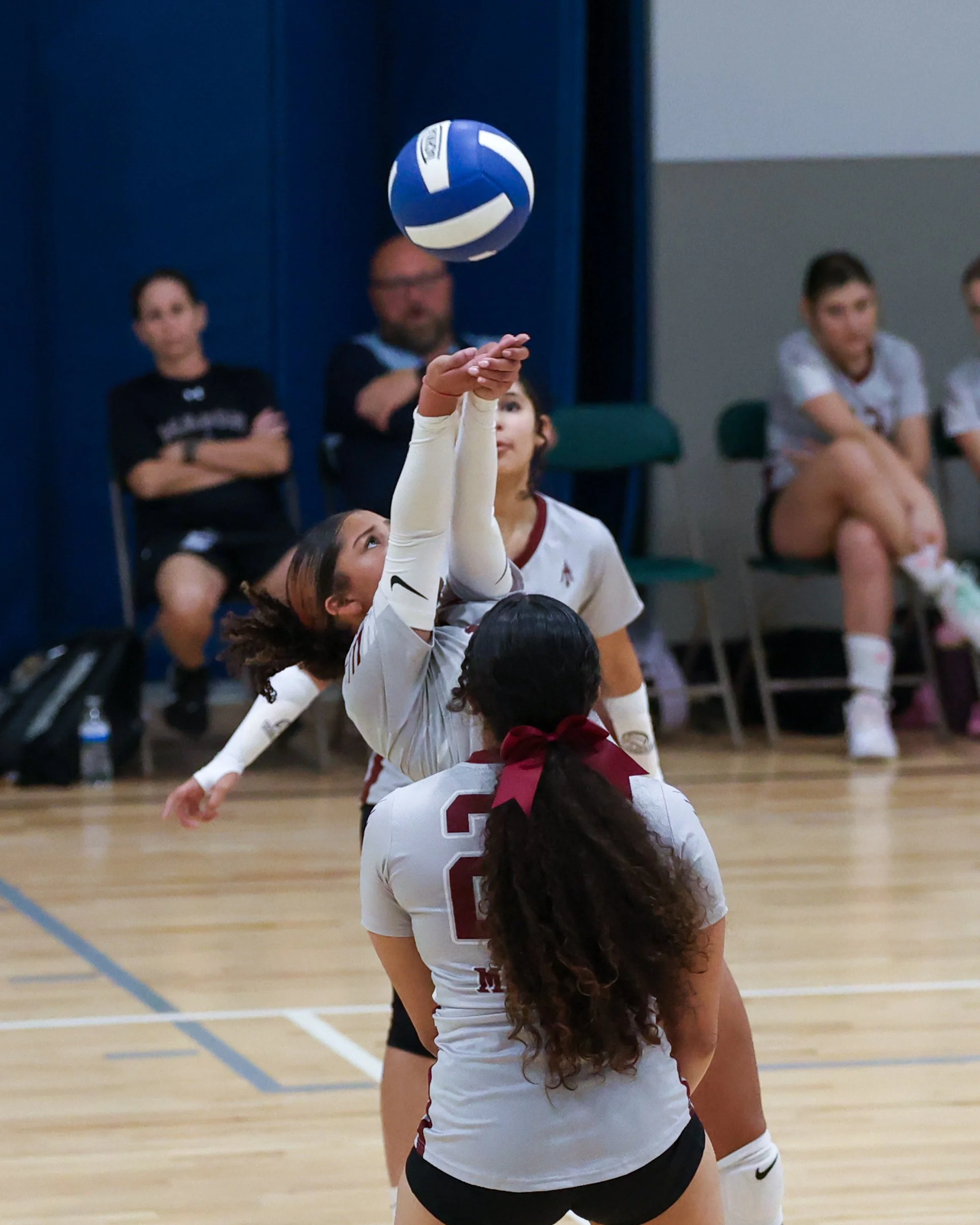 Mason girl returns the ball