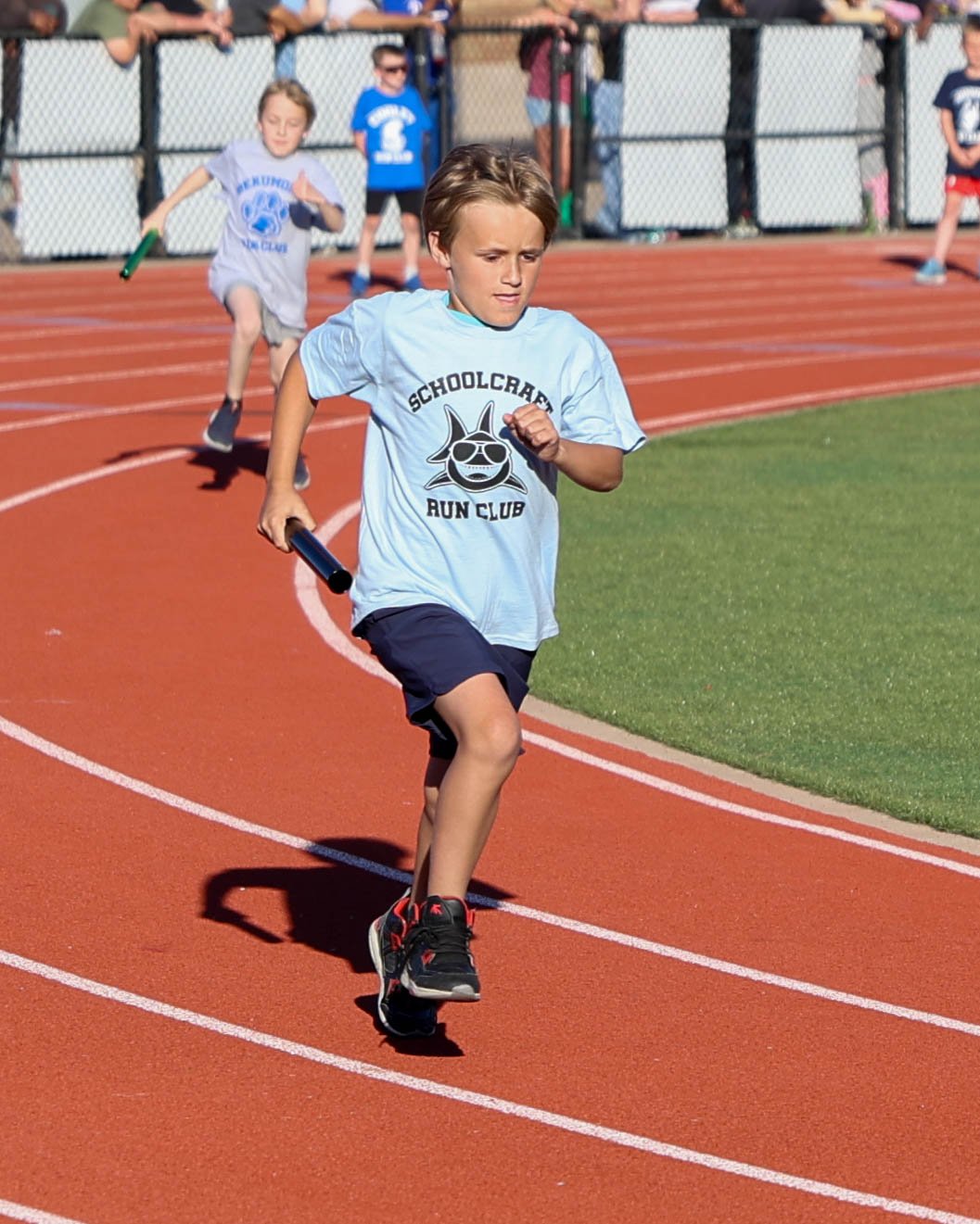 Schoolcraft runner starts the 4x400 relay