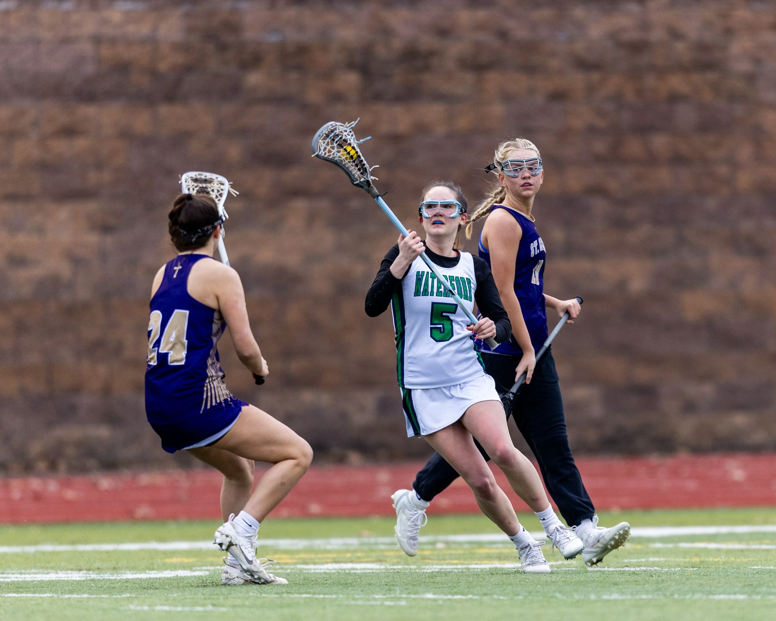 #5 turns with the ball