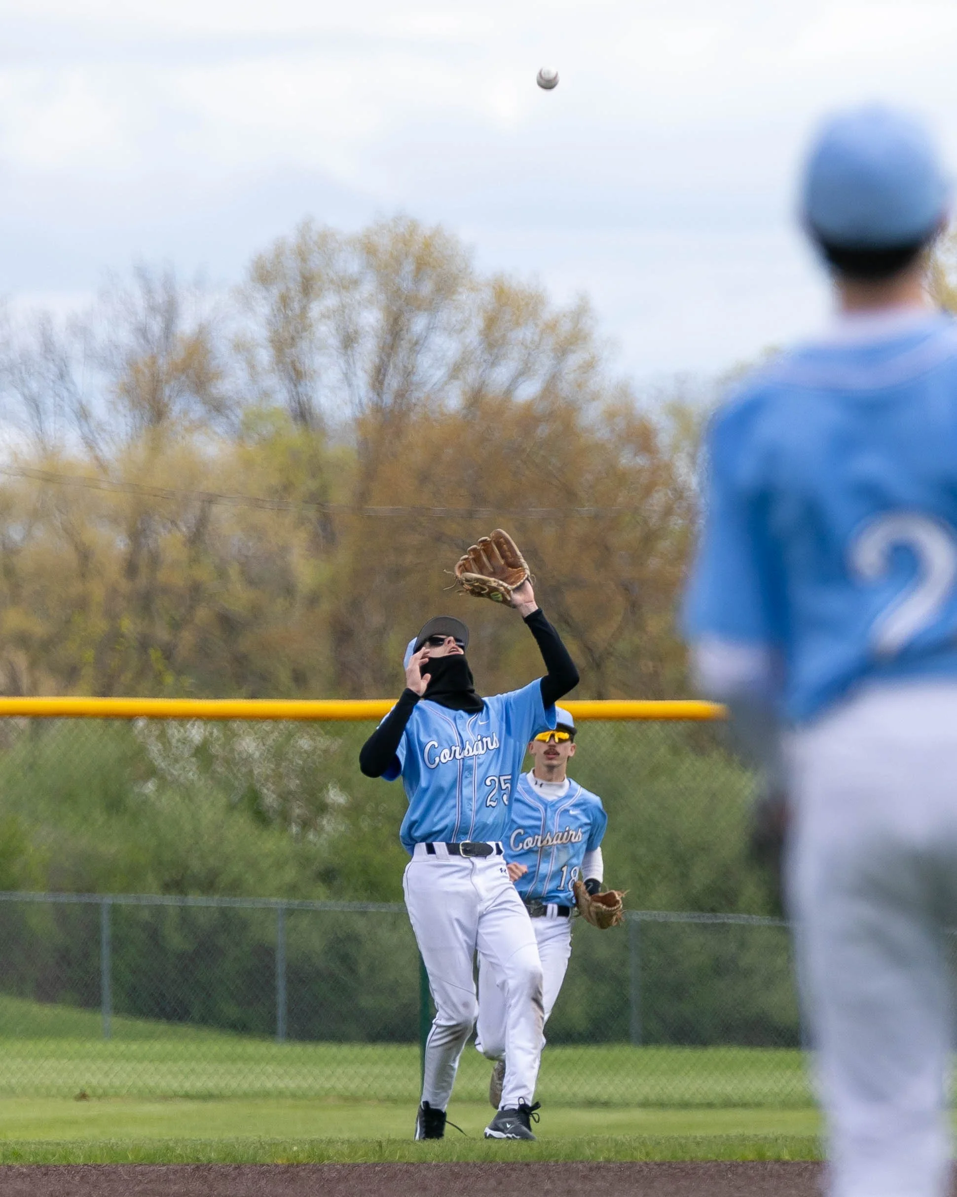 Mott #25 catches a popup