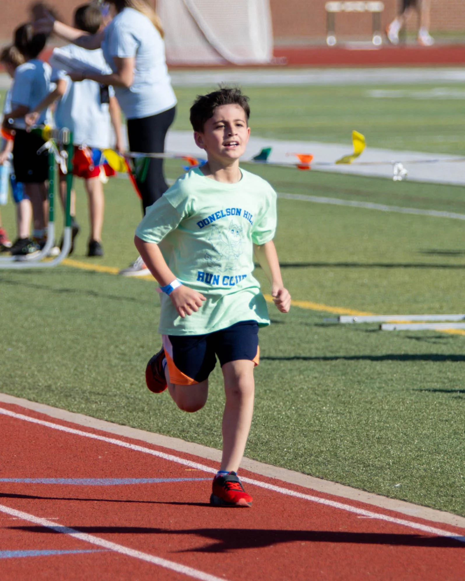 Donelson Hills runner finishes race