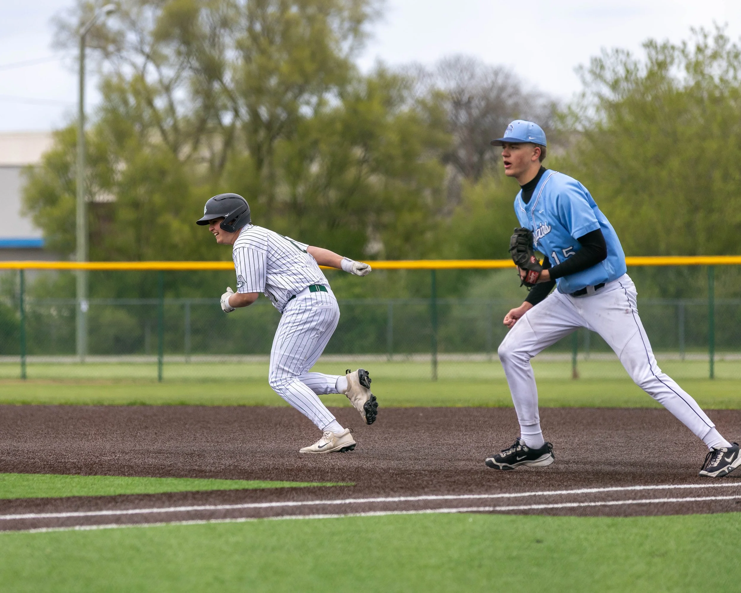Kettering runner leads off at 1st base