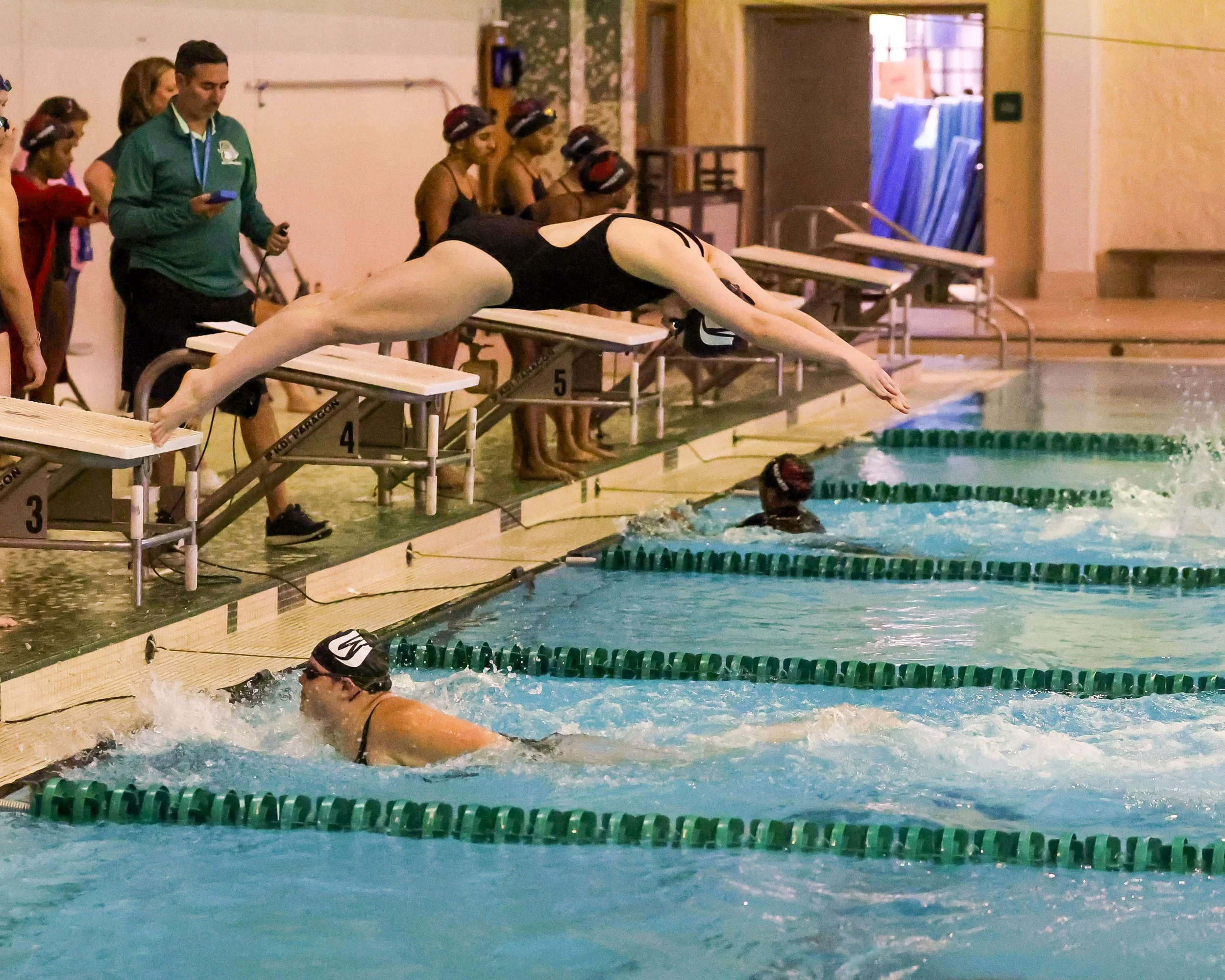 Last swimmer starting the race
