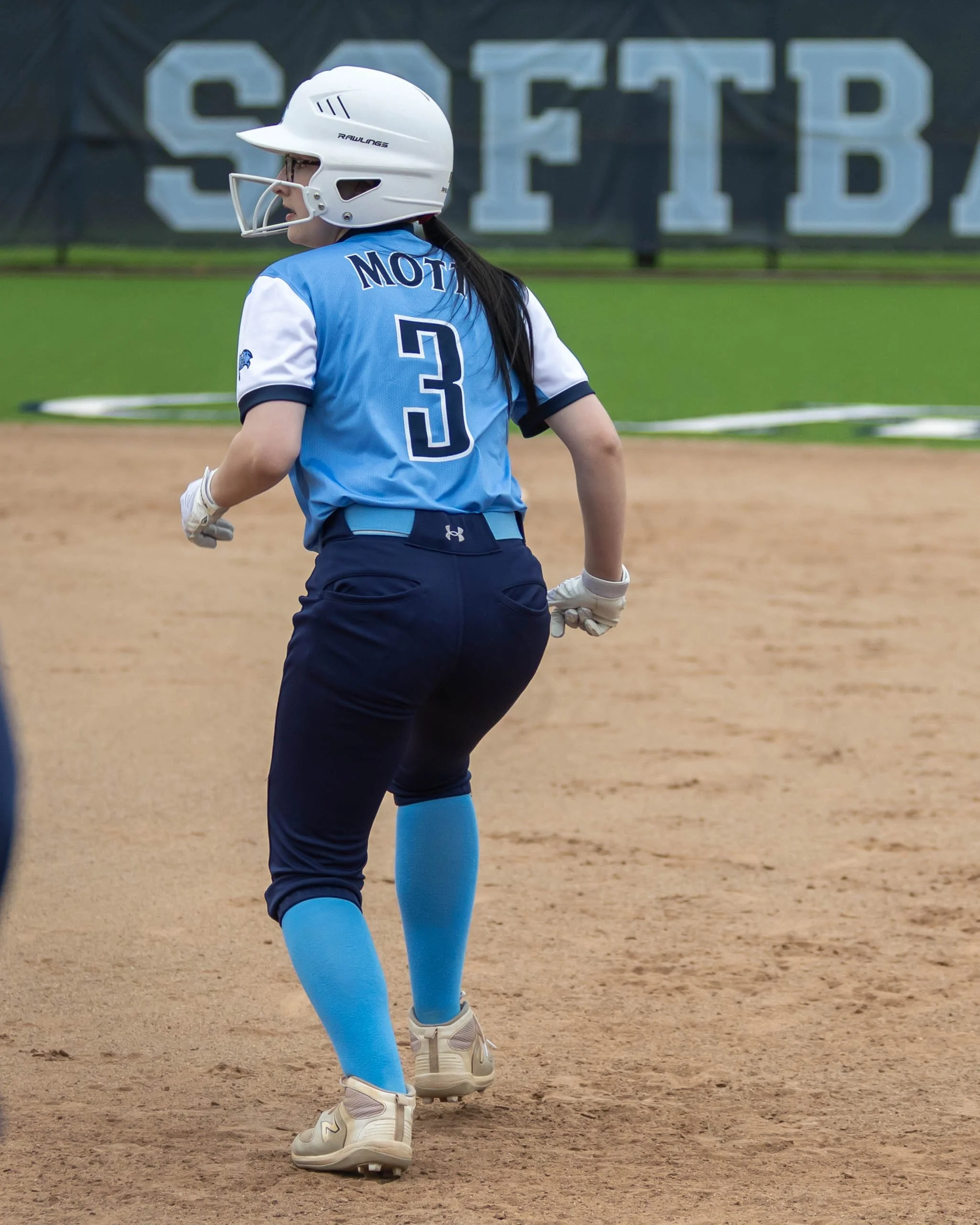 Mott #3 on first base