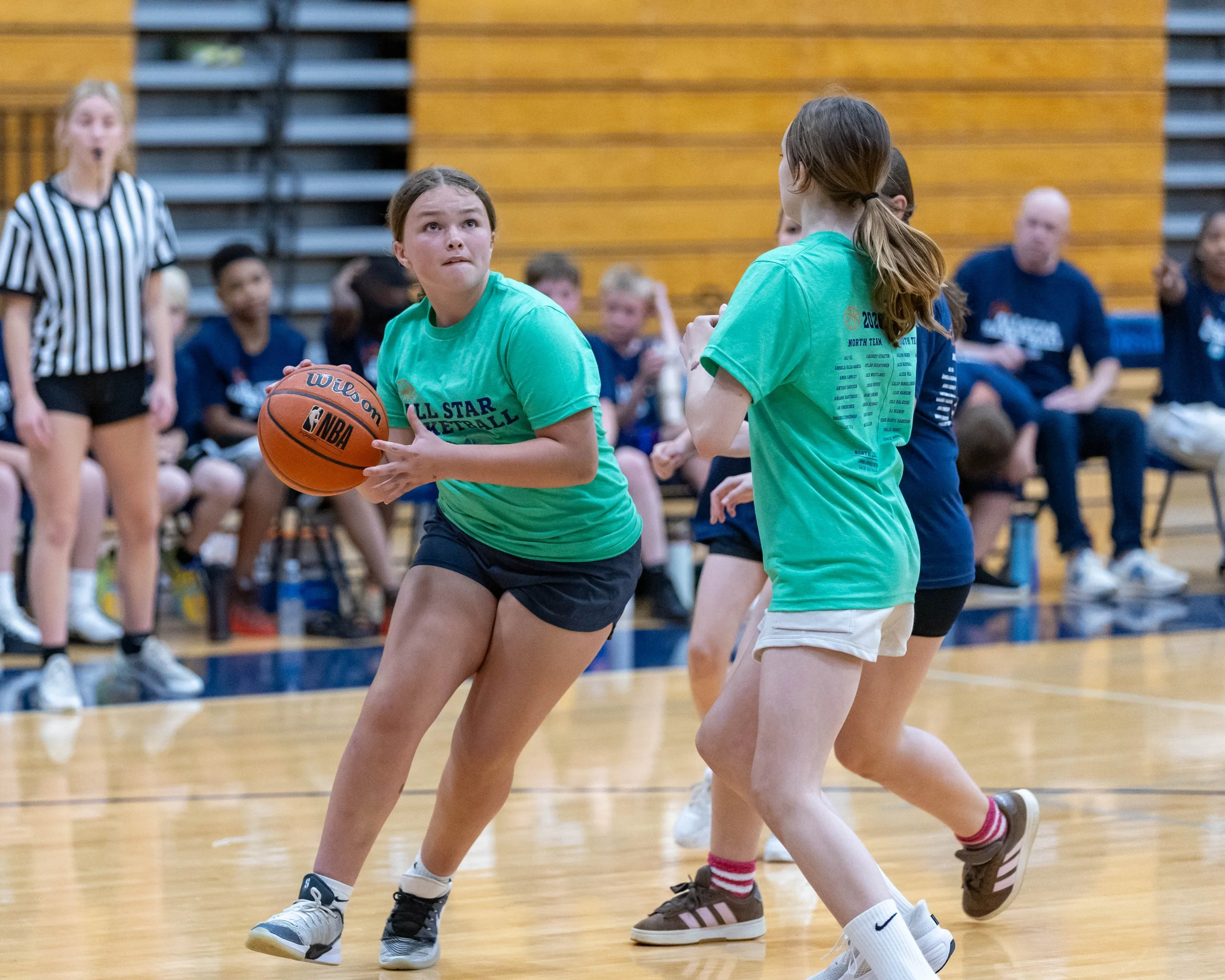 South girl drive to the basket