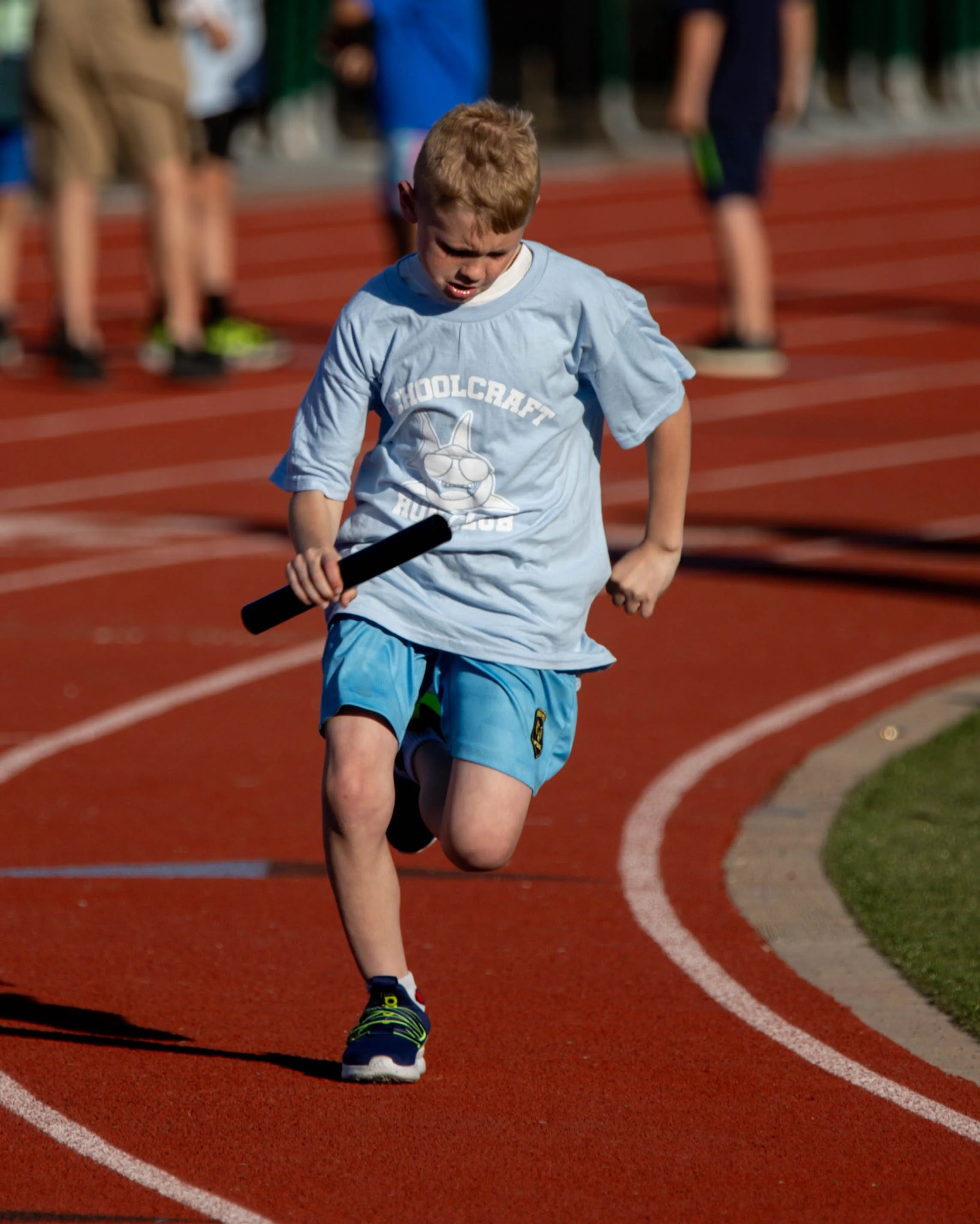 Schoolcraft runner after the exchange