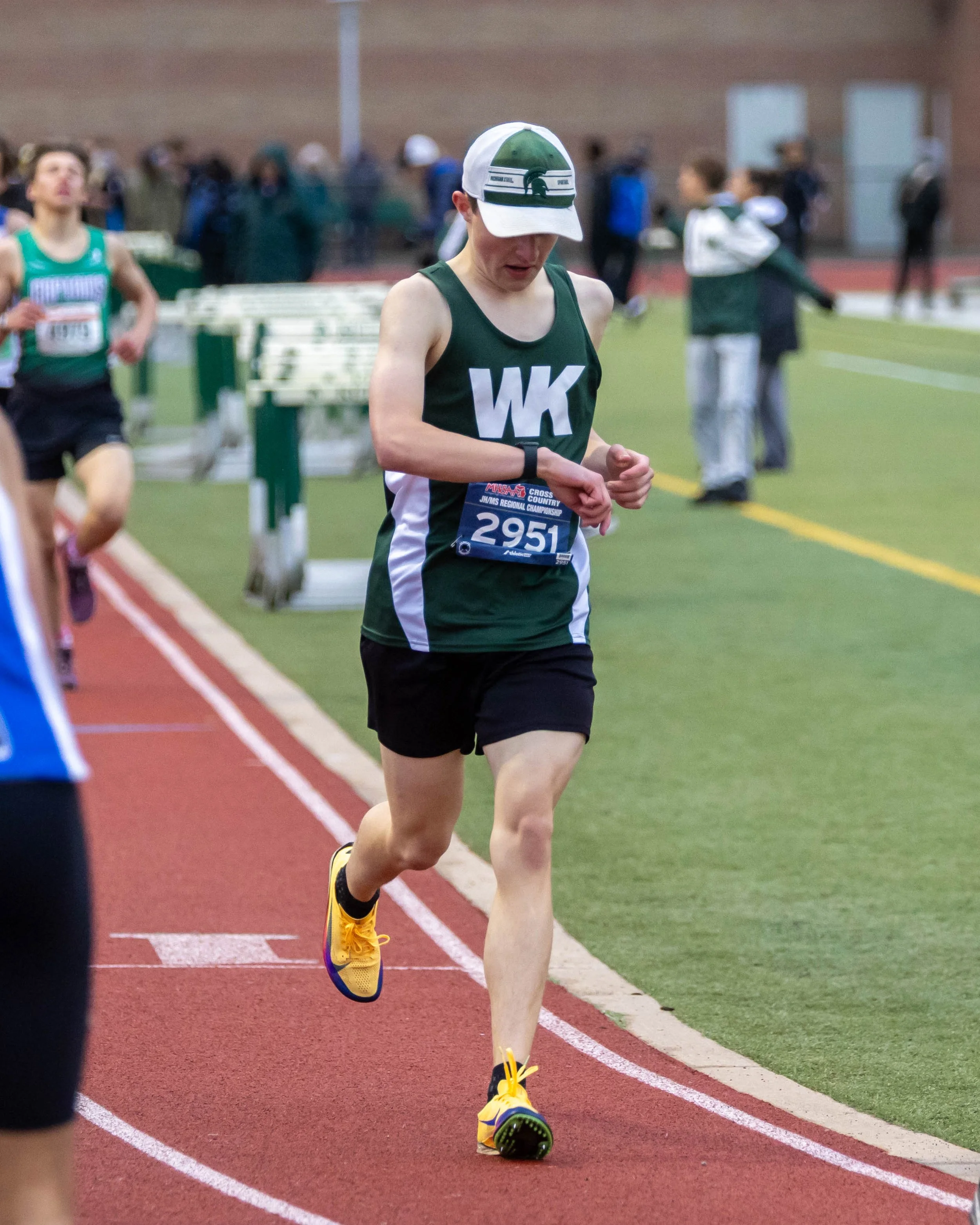 Kettering #2951 at the finish line