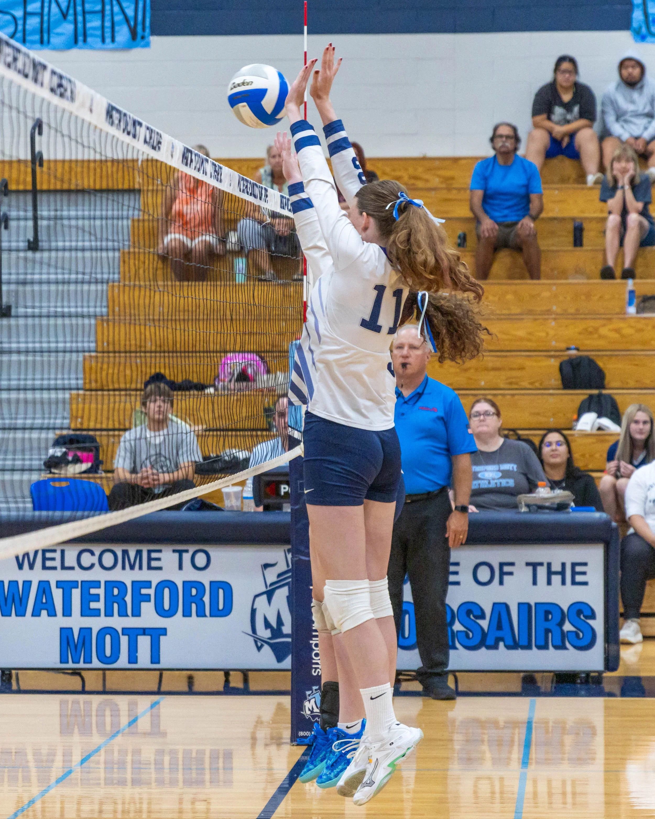 WM #11 up to block the ball