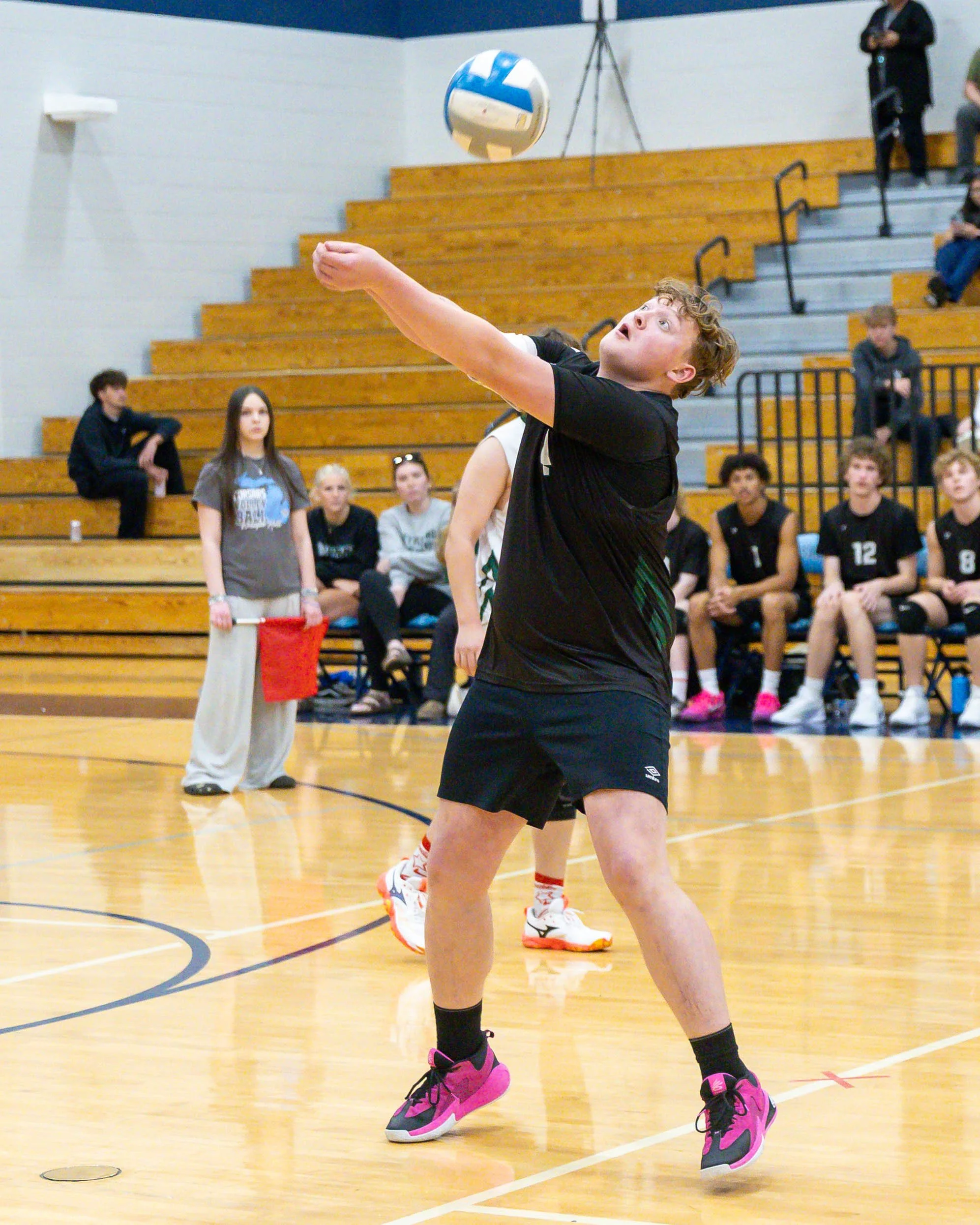 Kettering #14 returns the ball