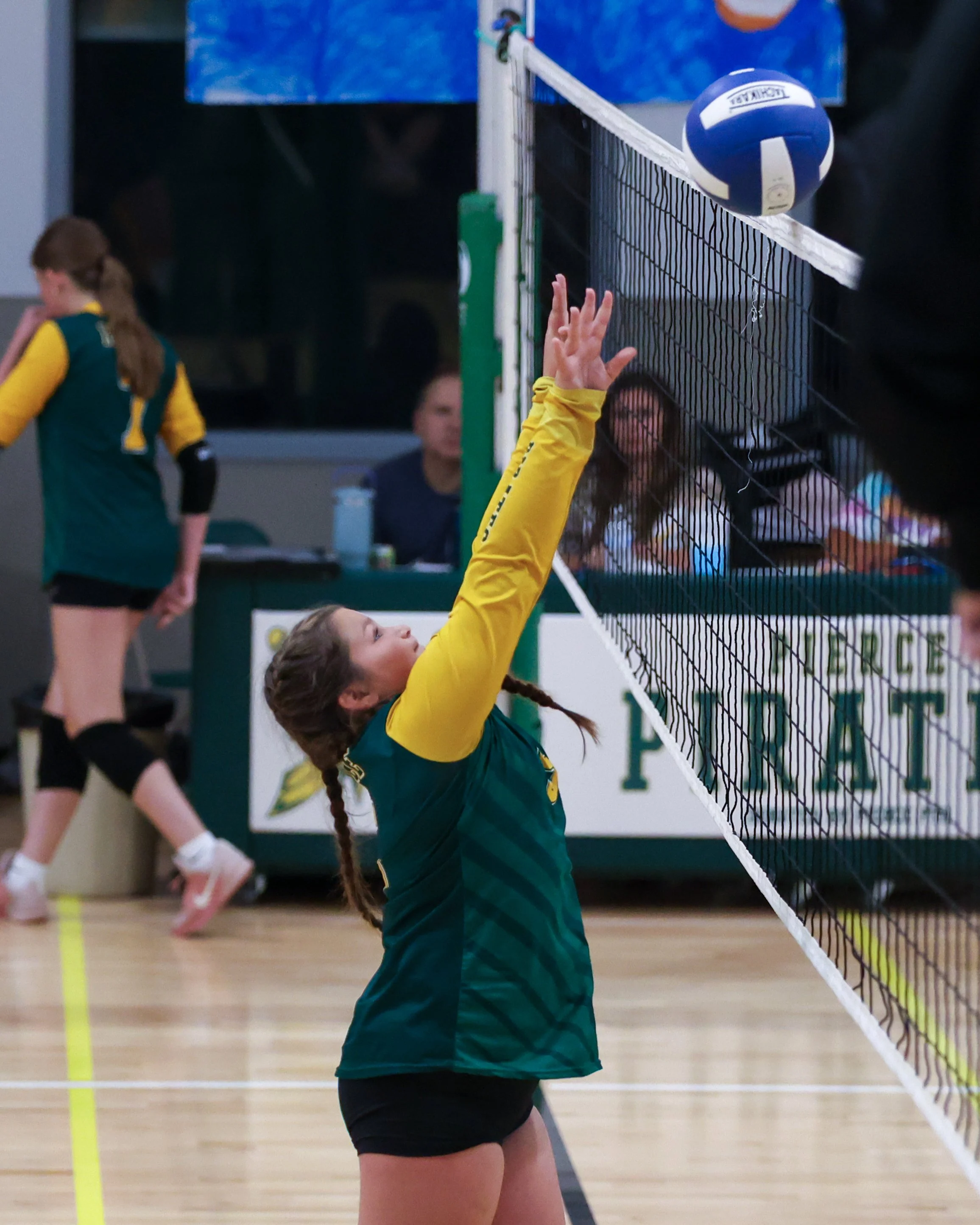 Pierce girl returns the ball