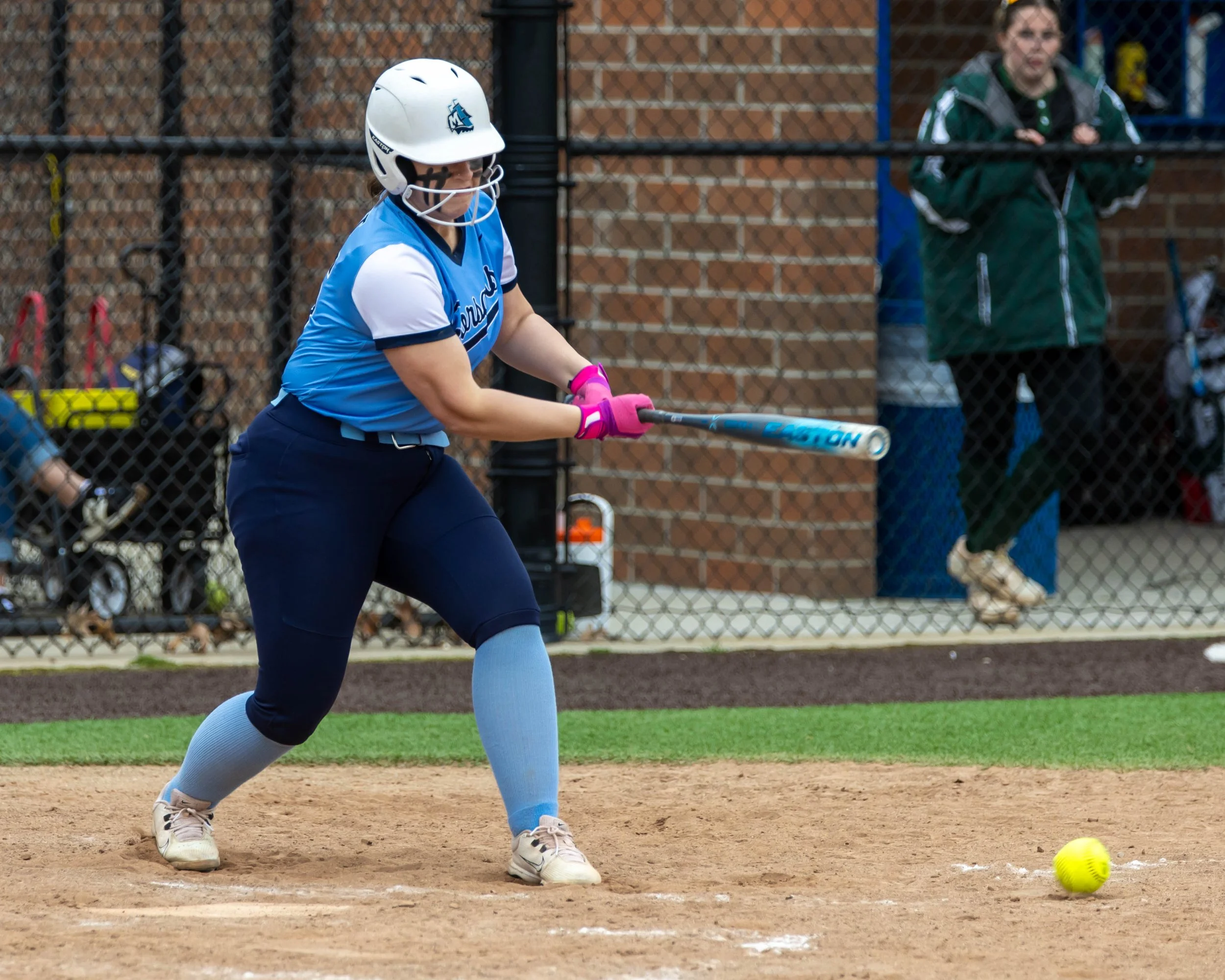 Mott bunts the ball
