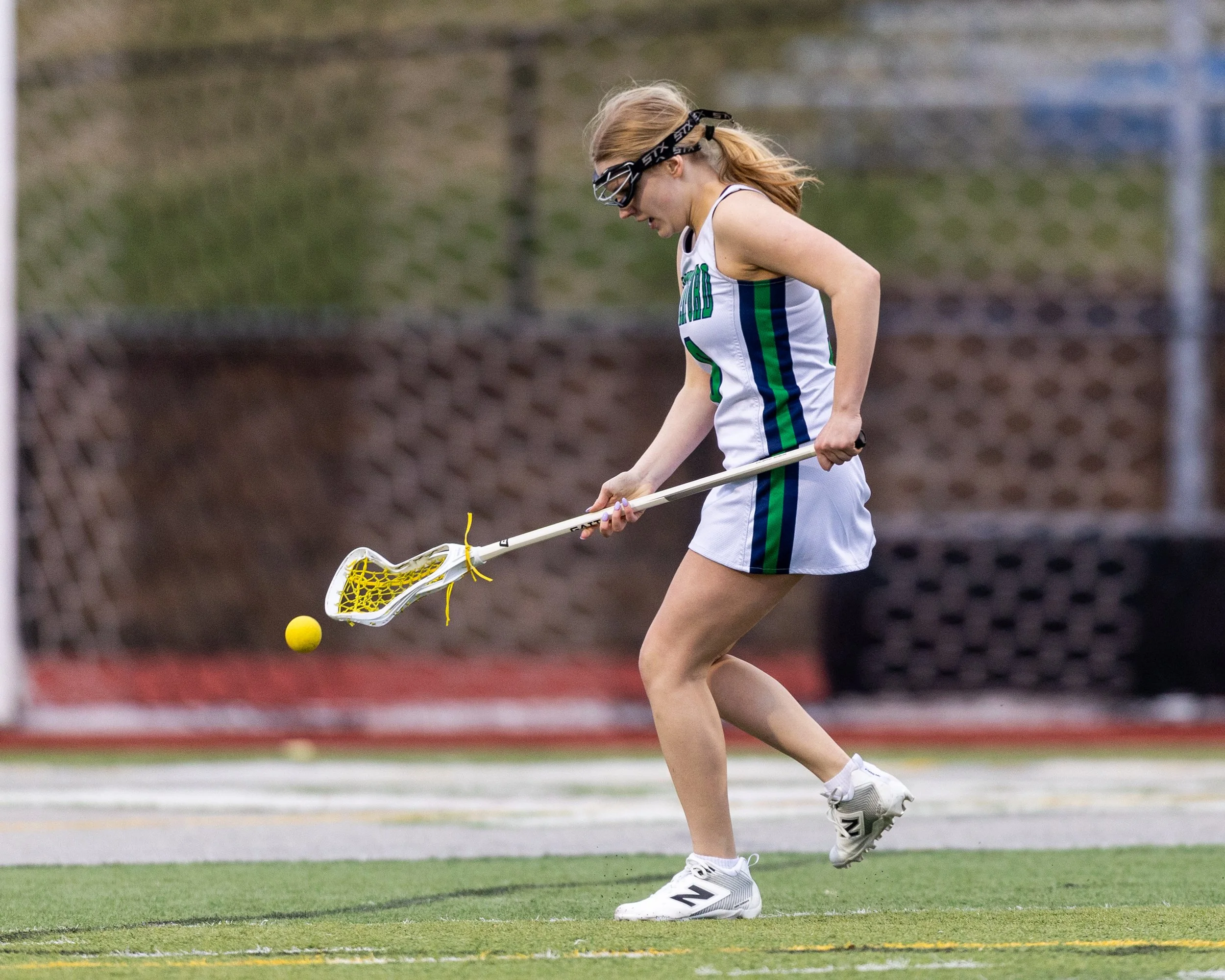 #9 picks up the ball 