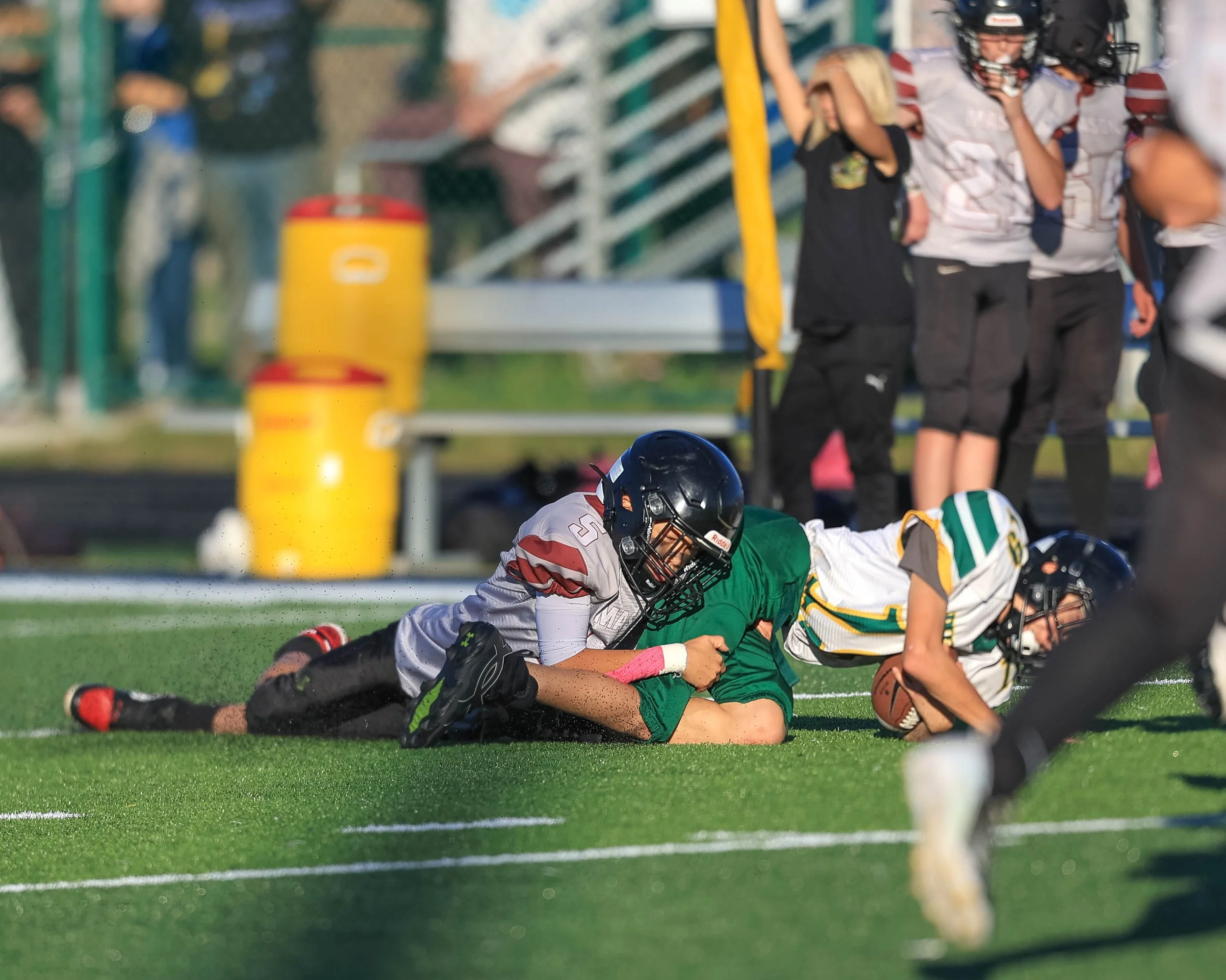Pierce #19 tackled by Mason #5