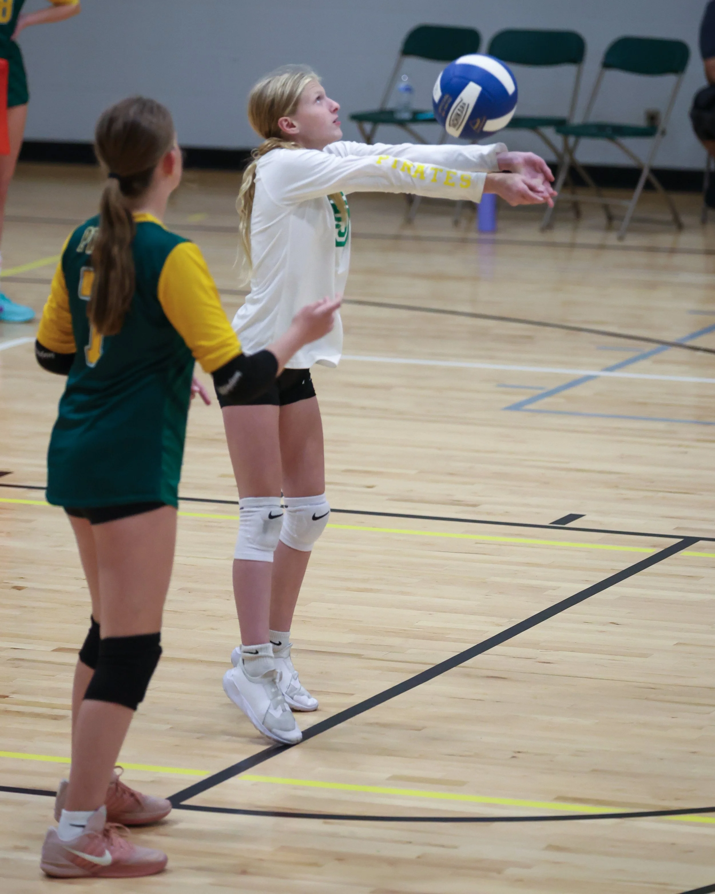 Pierce girl returns the ball