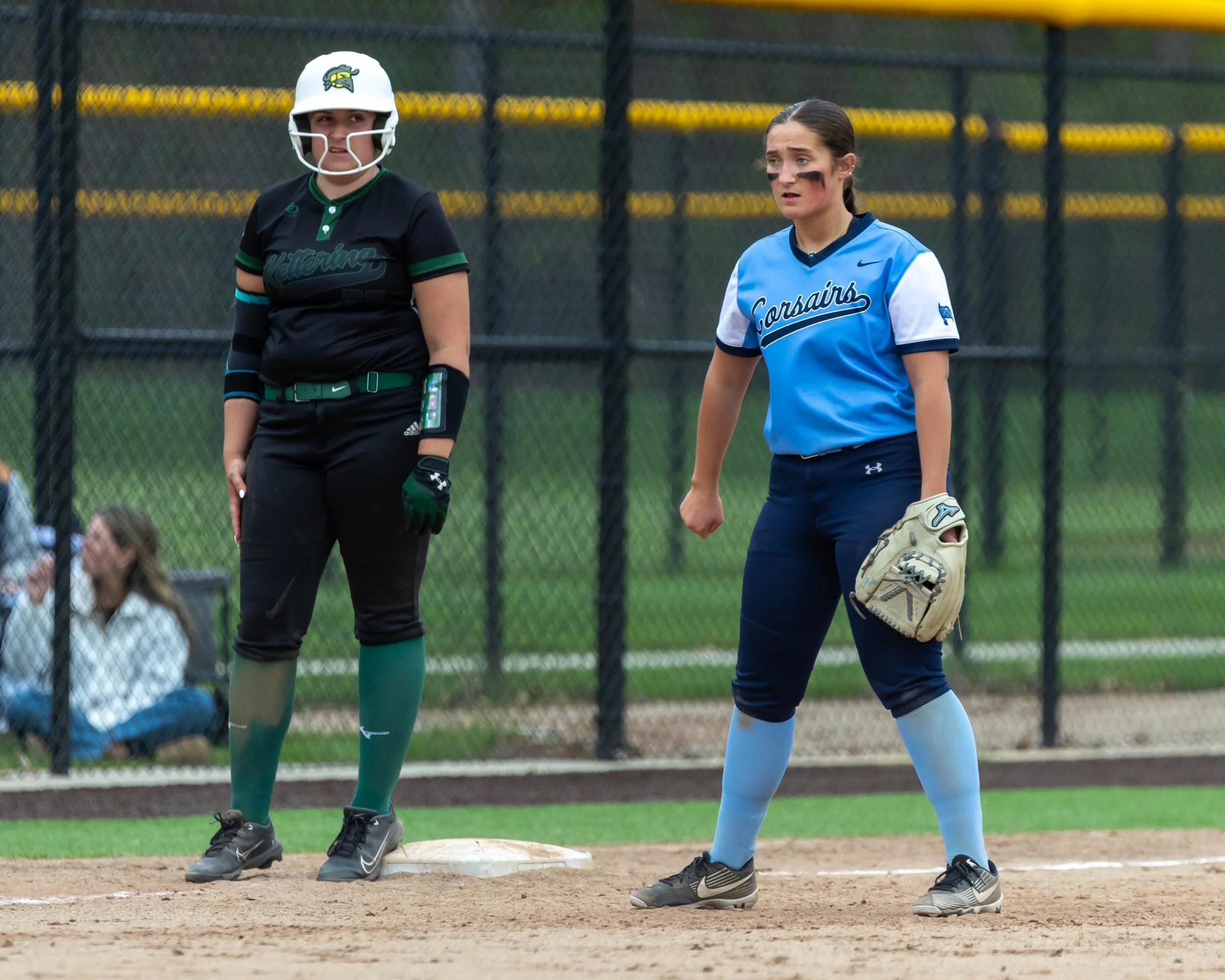 Mott runner at third base with Mott third base