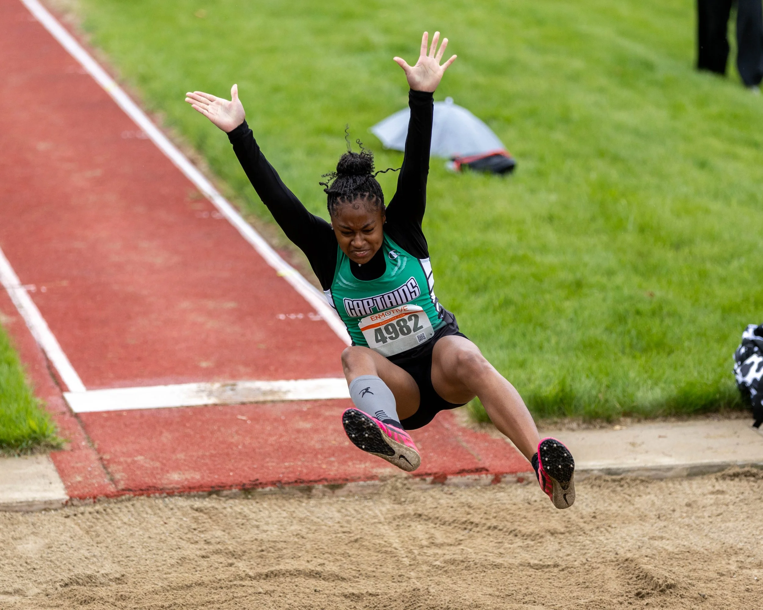 Kettering #4982 landing in the long jump pit