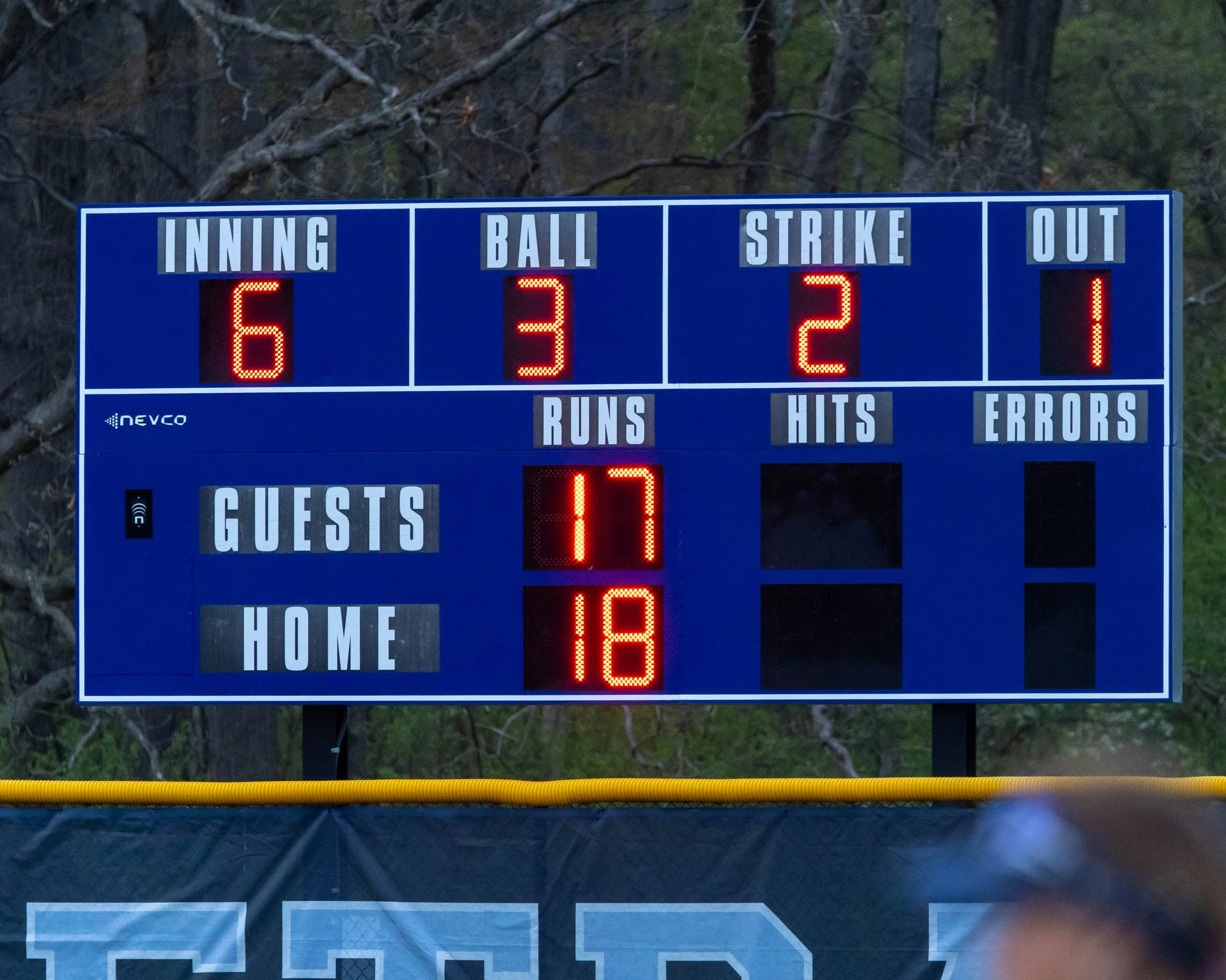 Scoreboard in the second game Mott 18 vs Kettering 17