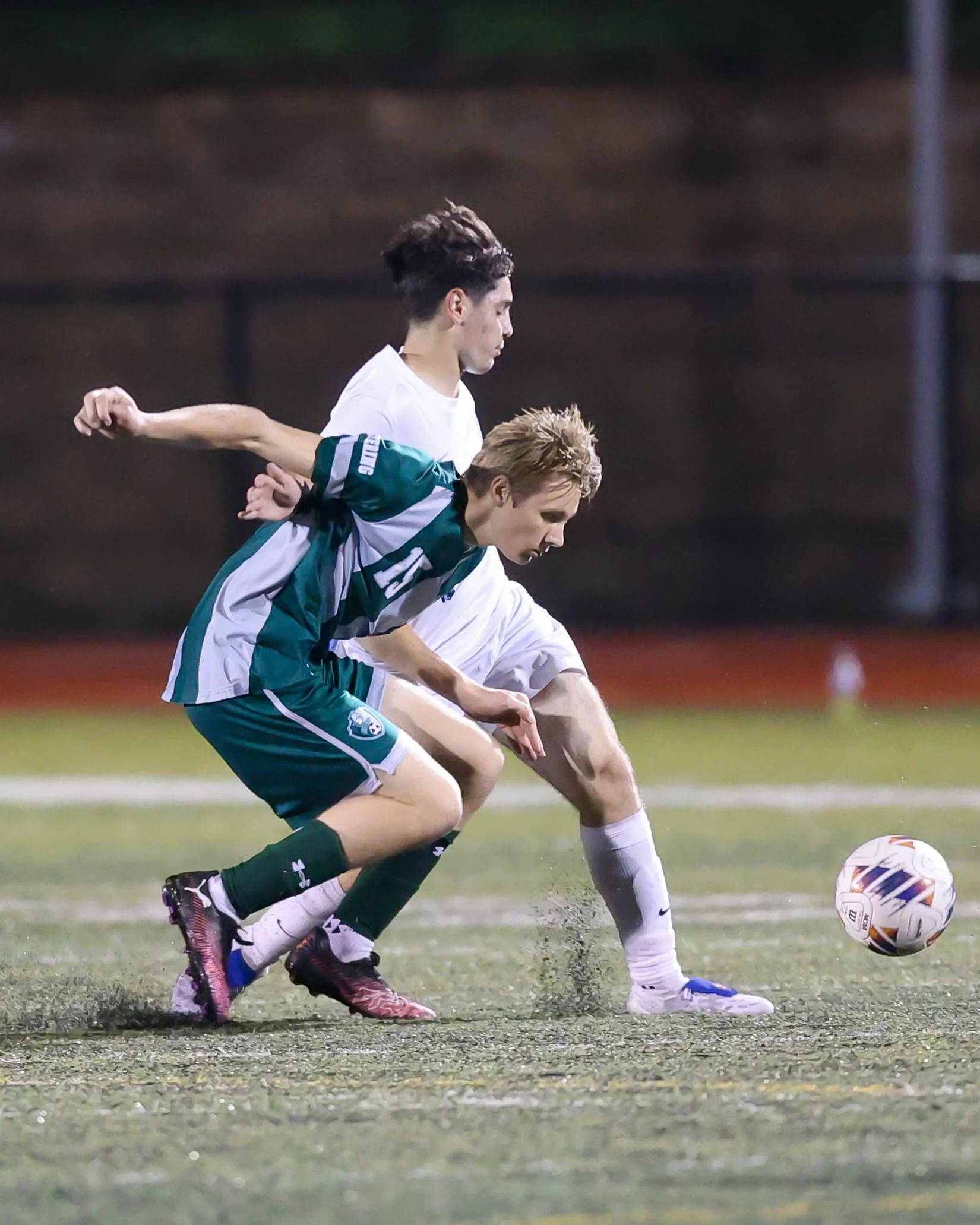 WK #15 and WM player fight for the ball