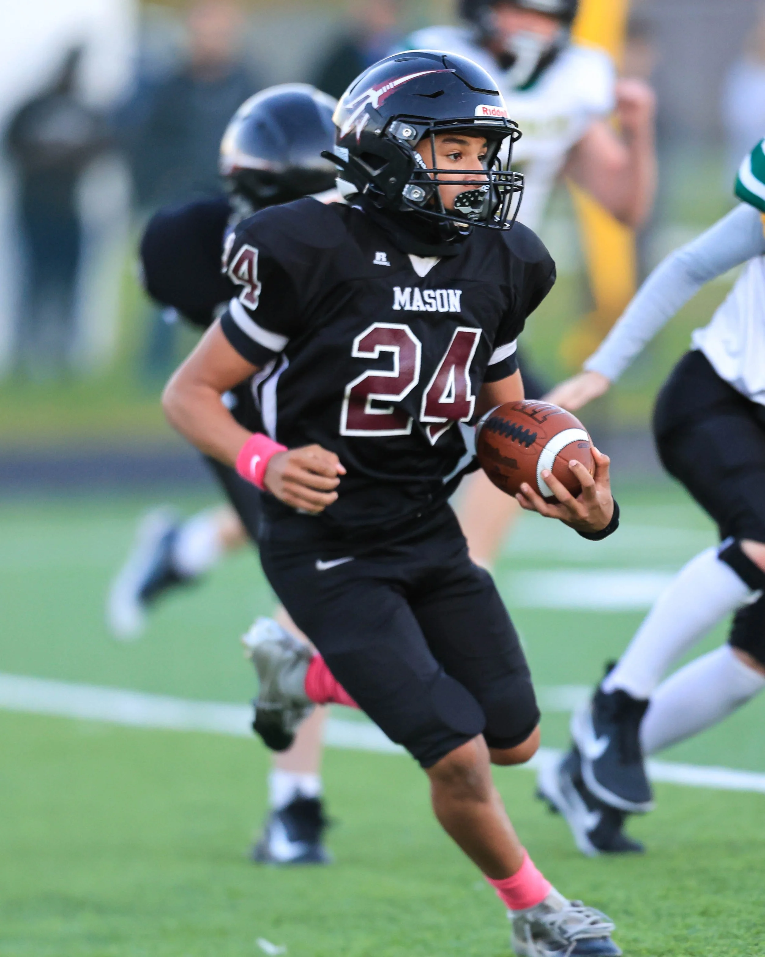 Mason #24 with the ball