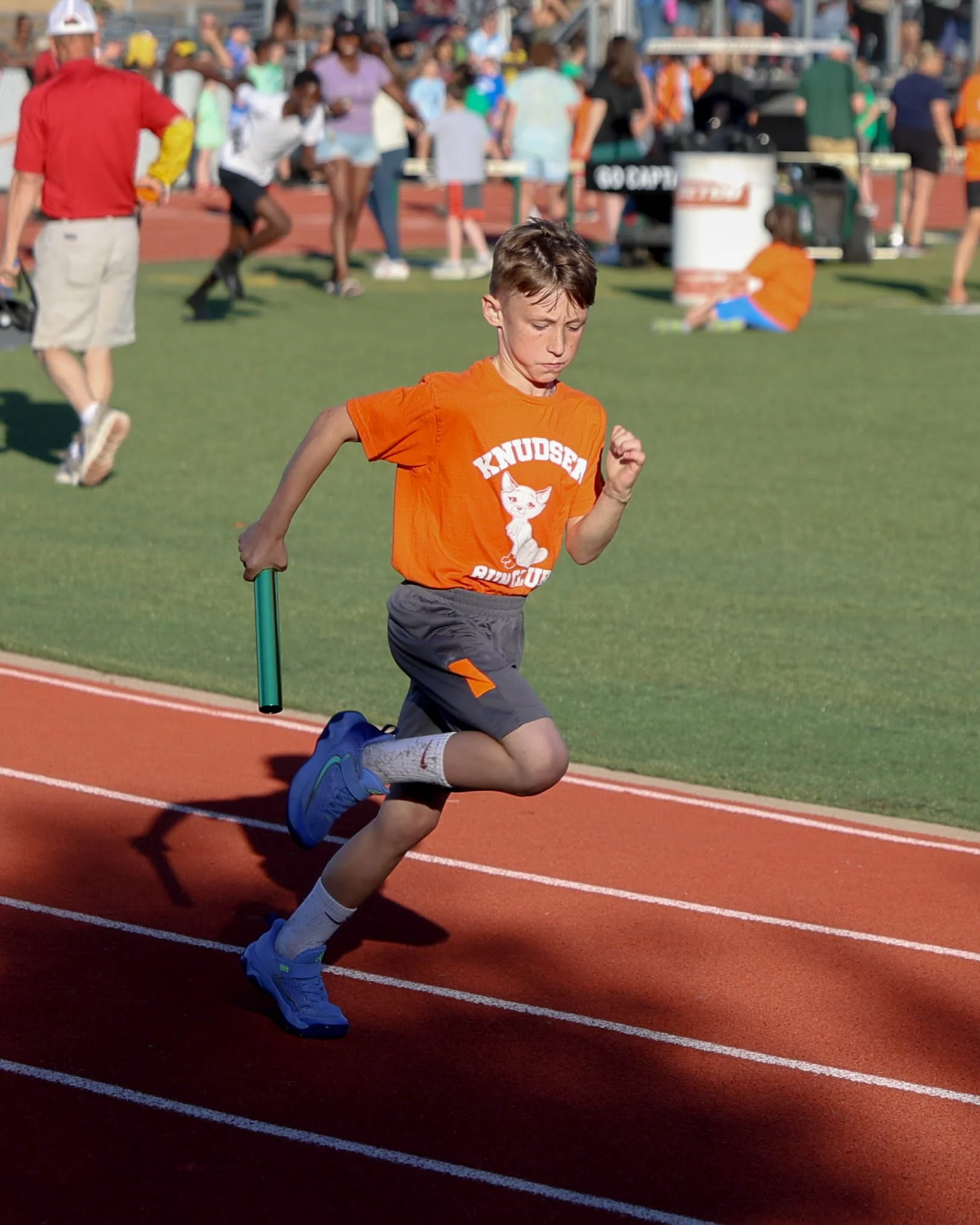 Knudsen runner starts the 4x400 relay