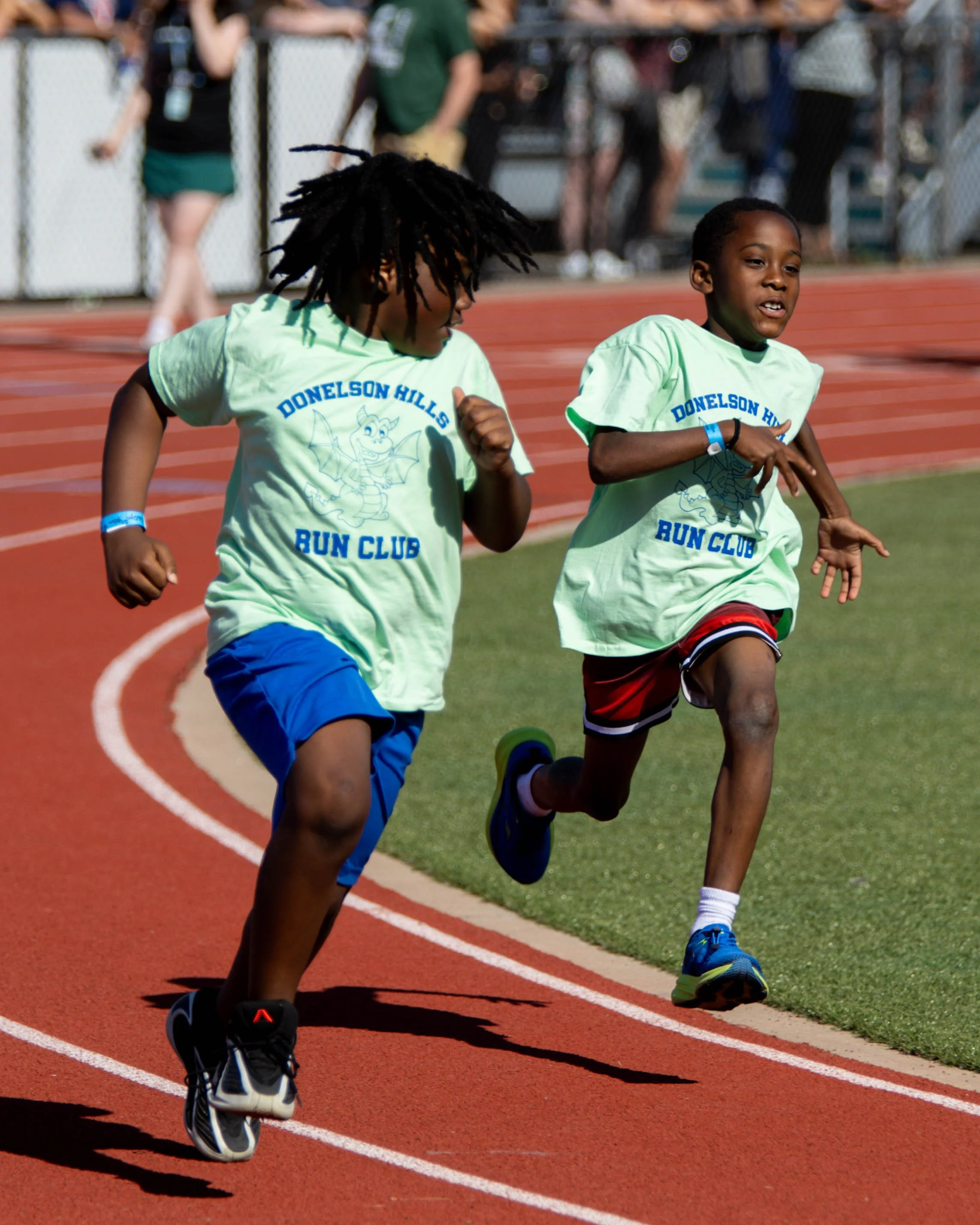 Donelson Hills runners starts the race