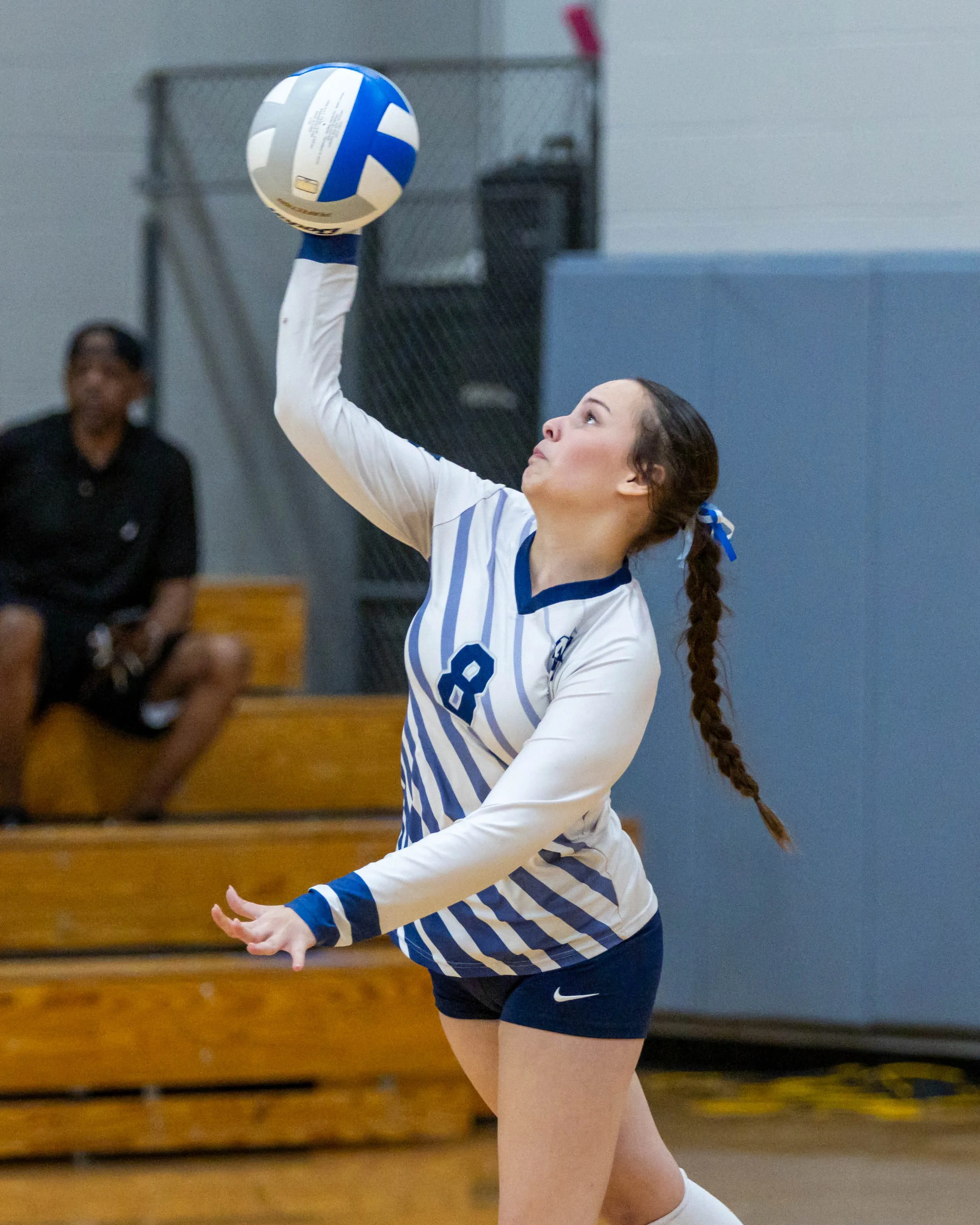 WM #8 serves the ball