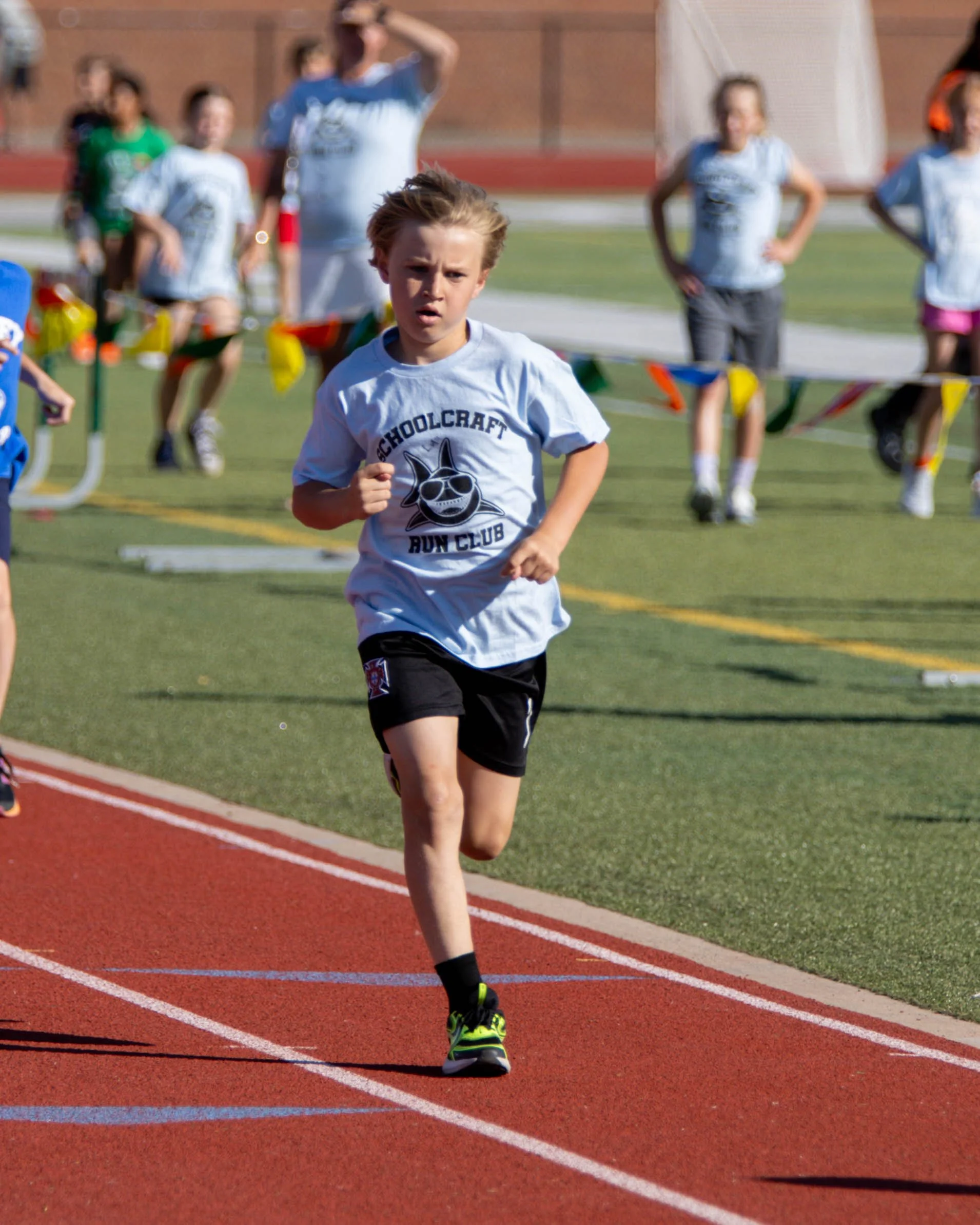 Schoolcraft runner lap 1