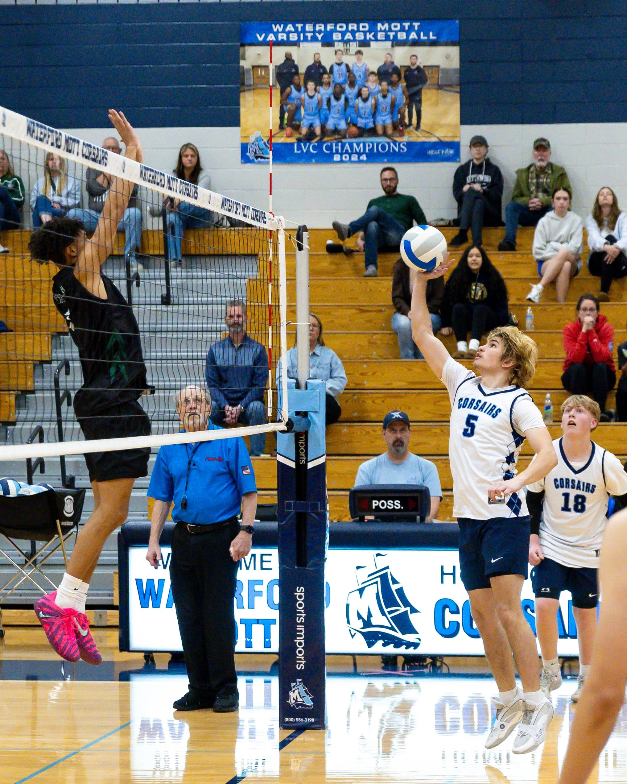 Mott #5 returns the ball