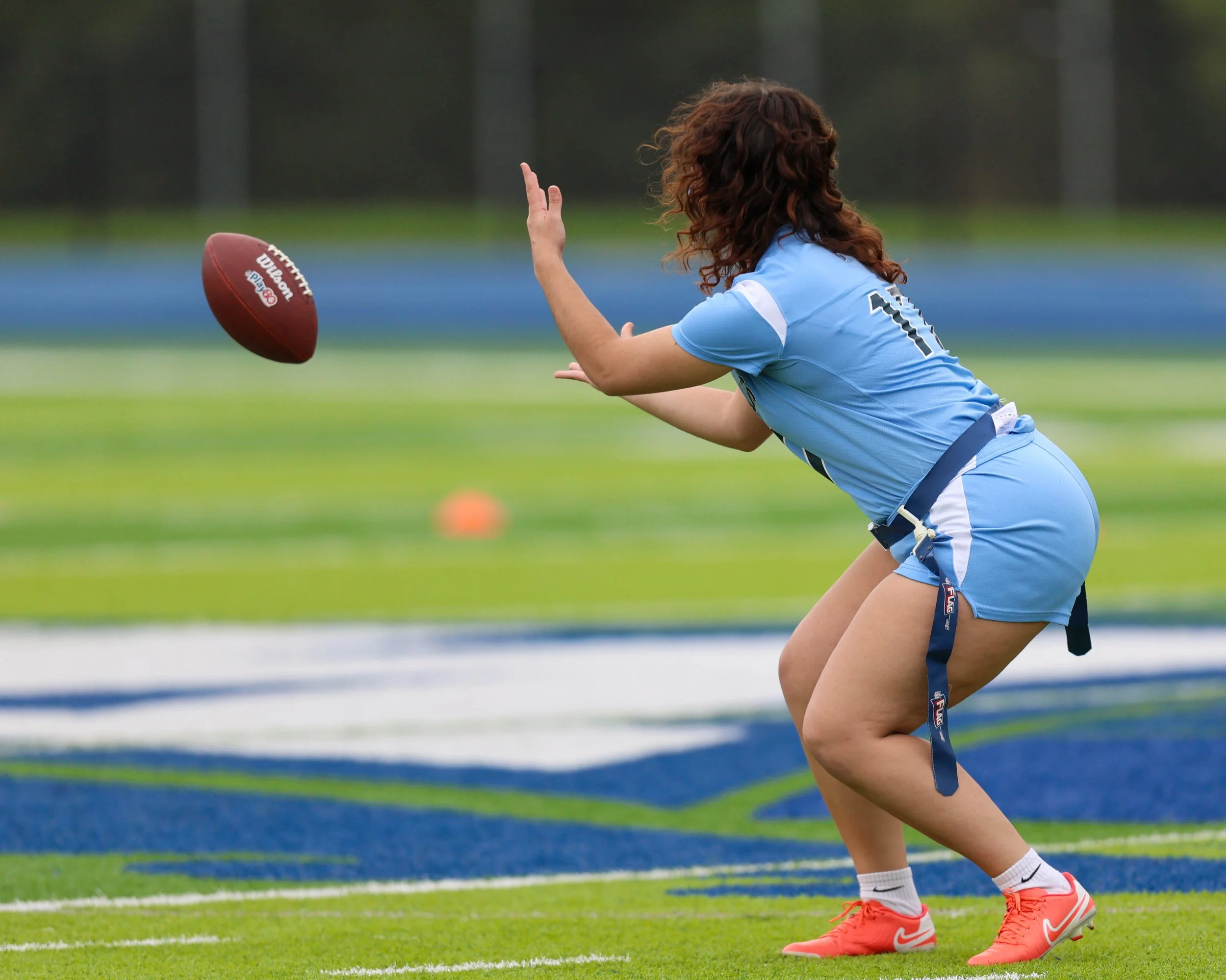 WM #17 snaps the ball