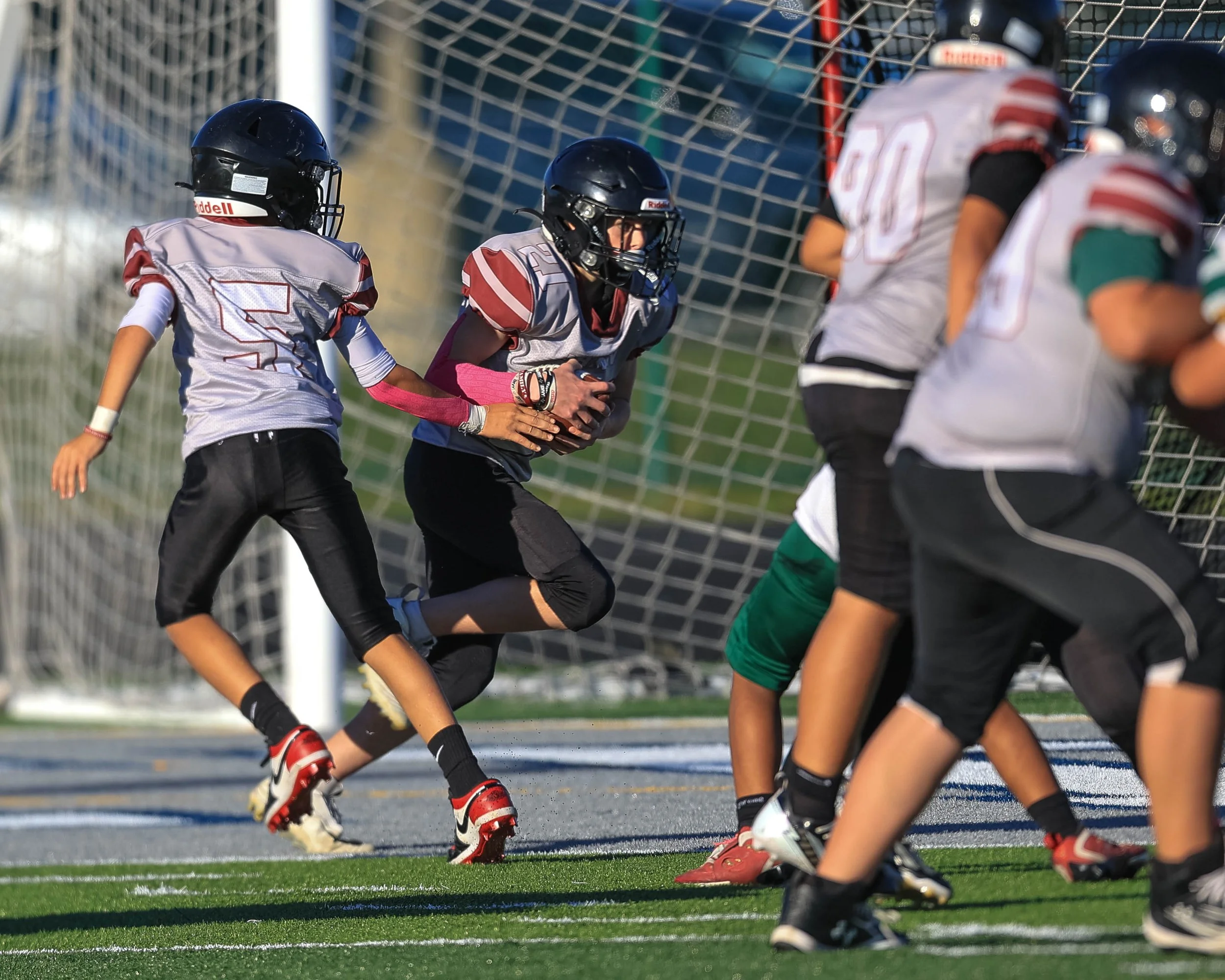 Mason #21 receives the hand off
