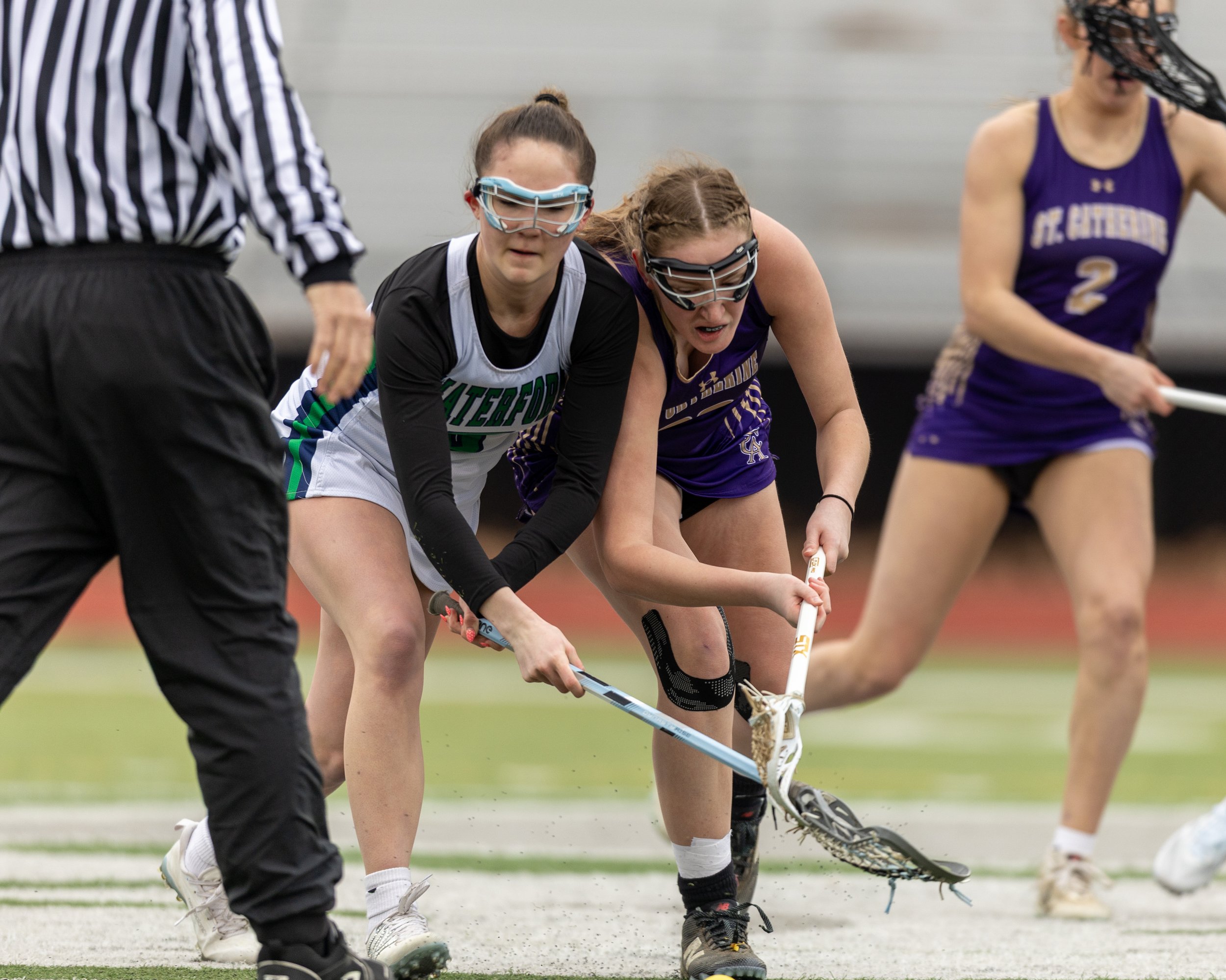 #5 fights for the ball