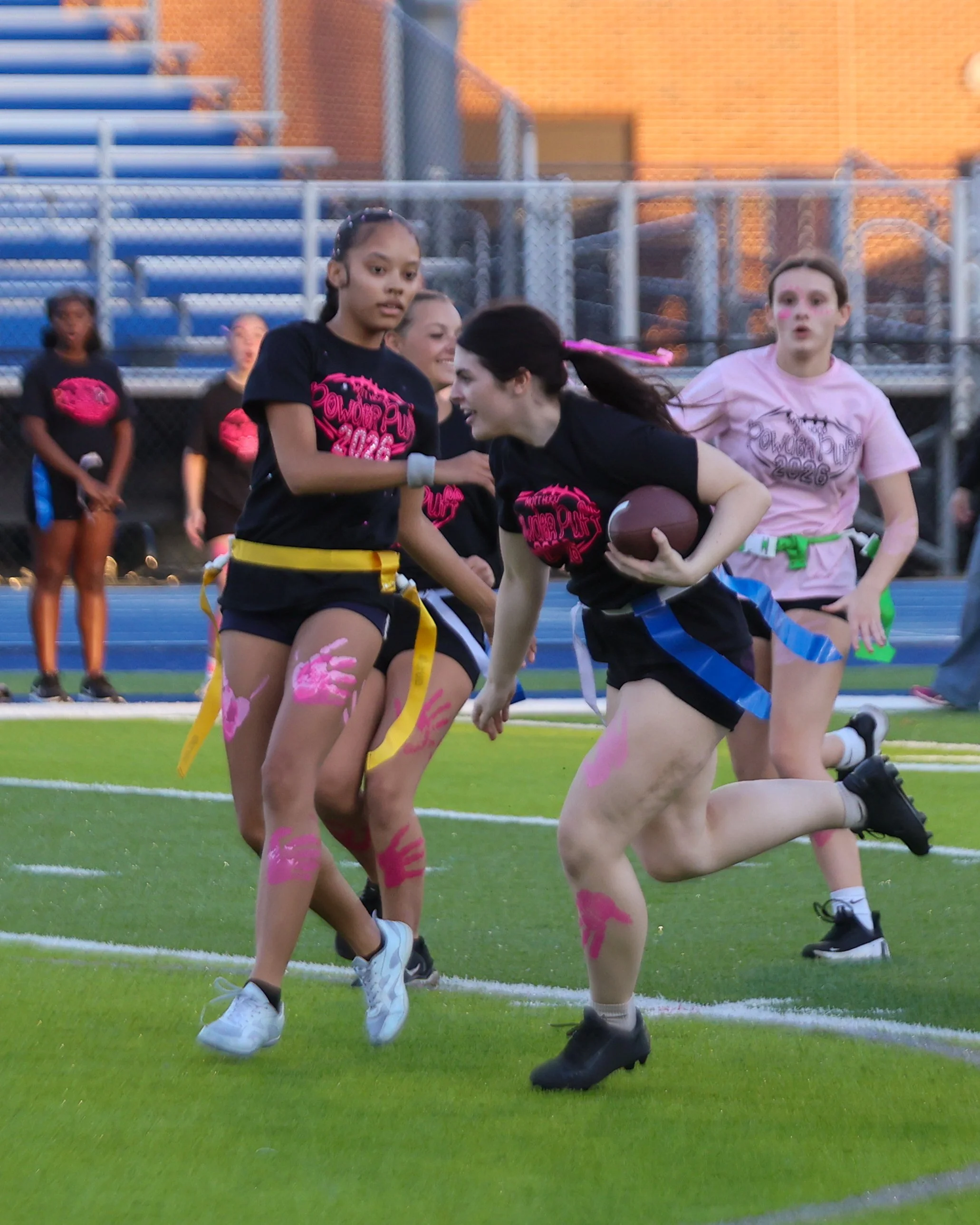 WM Senior intercepts the ball