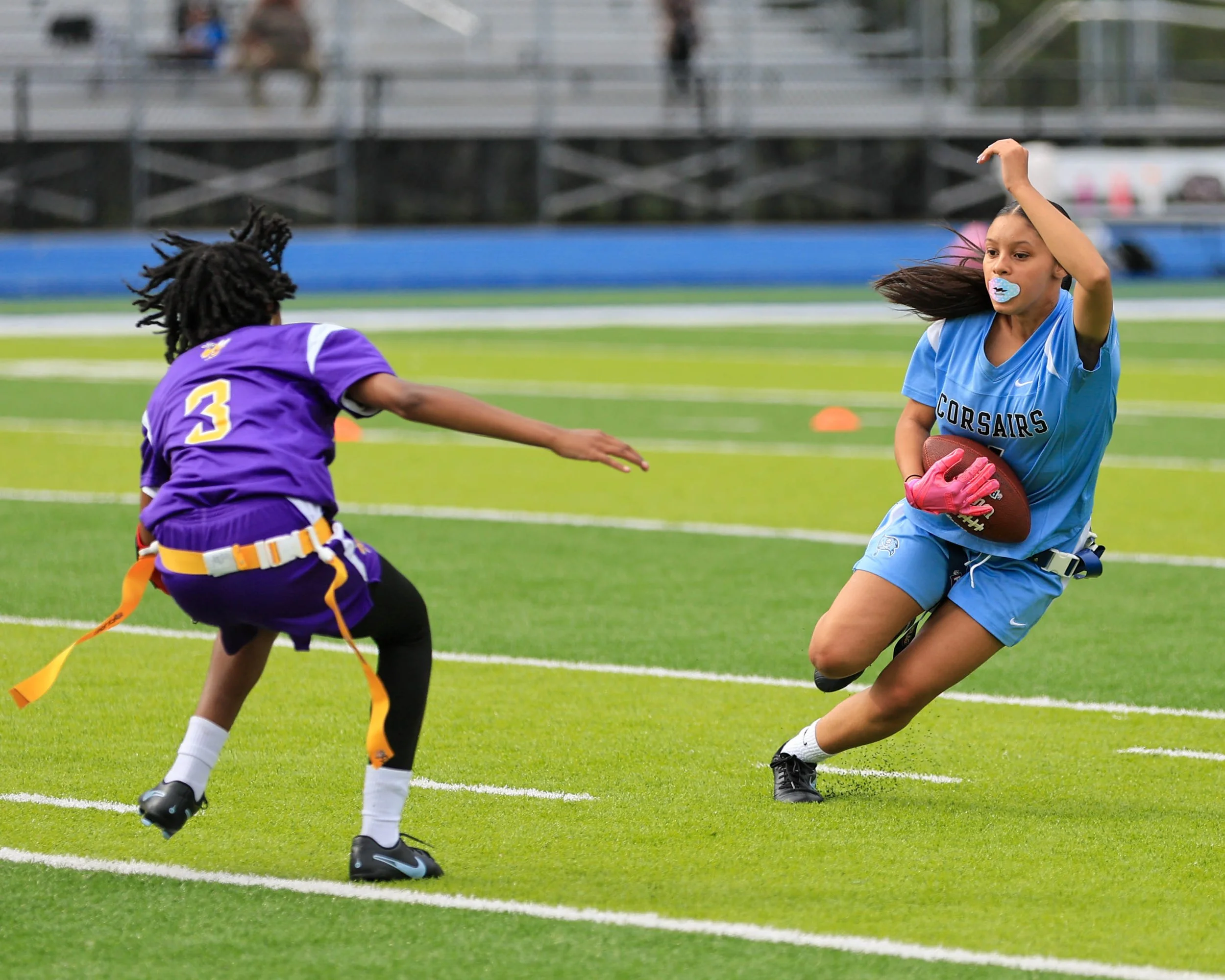 WM #4 runs with the ball