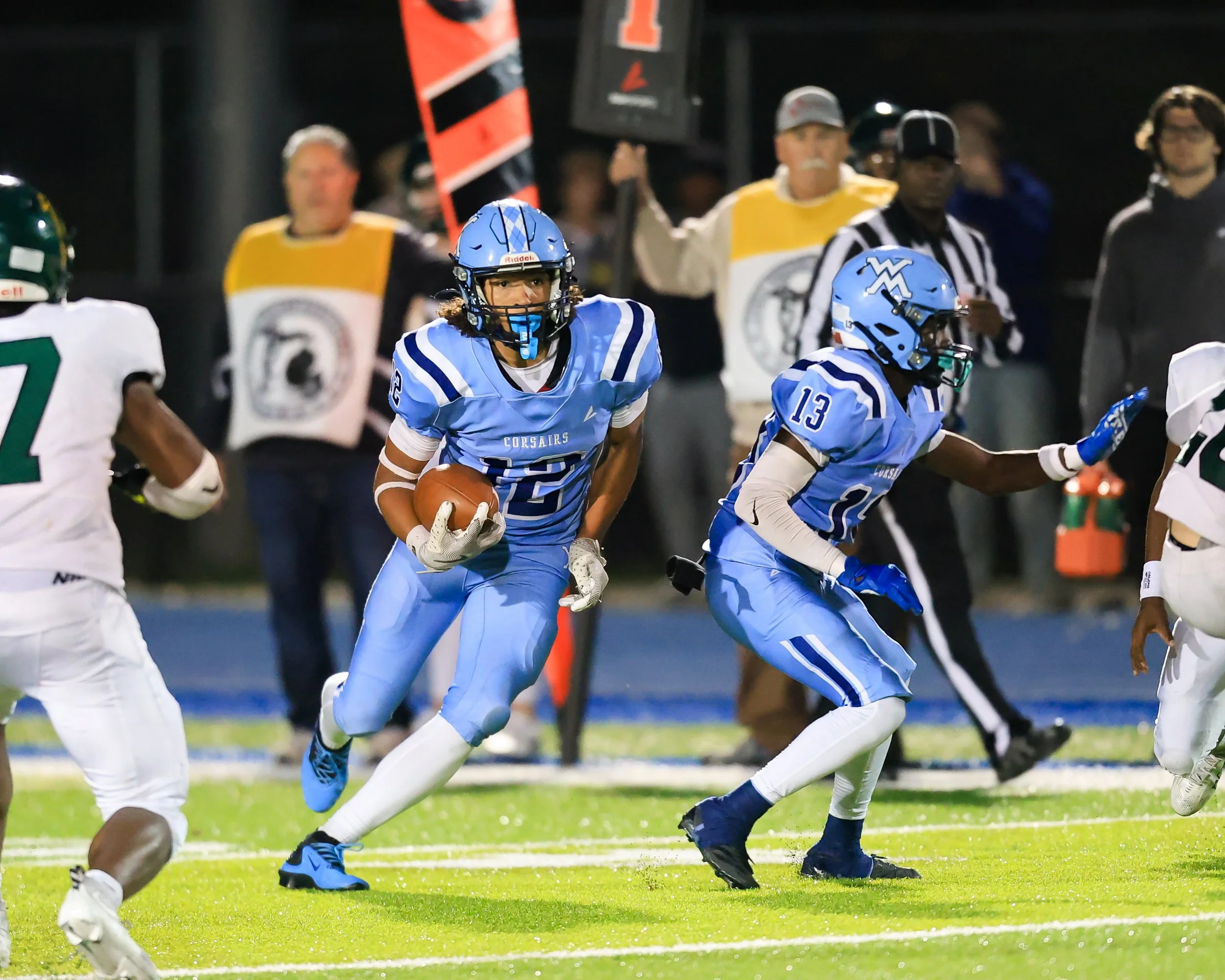 Mott #12 run with the ball