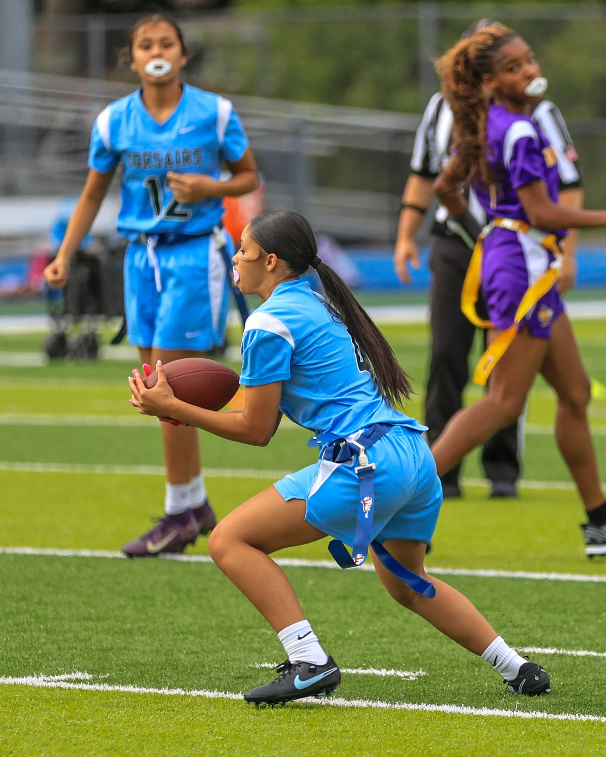 WM #4 catches the ball