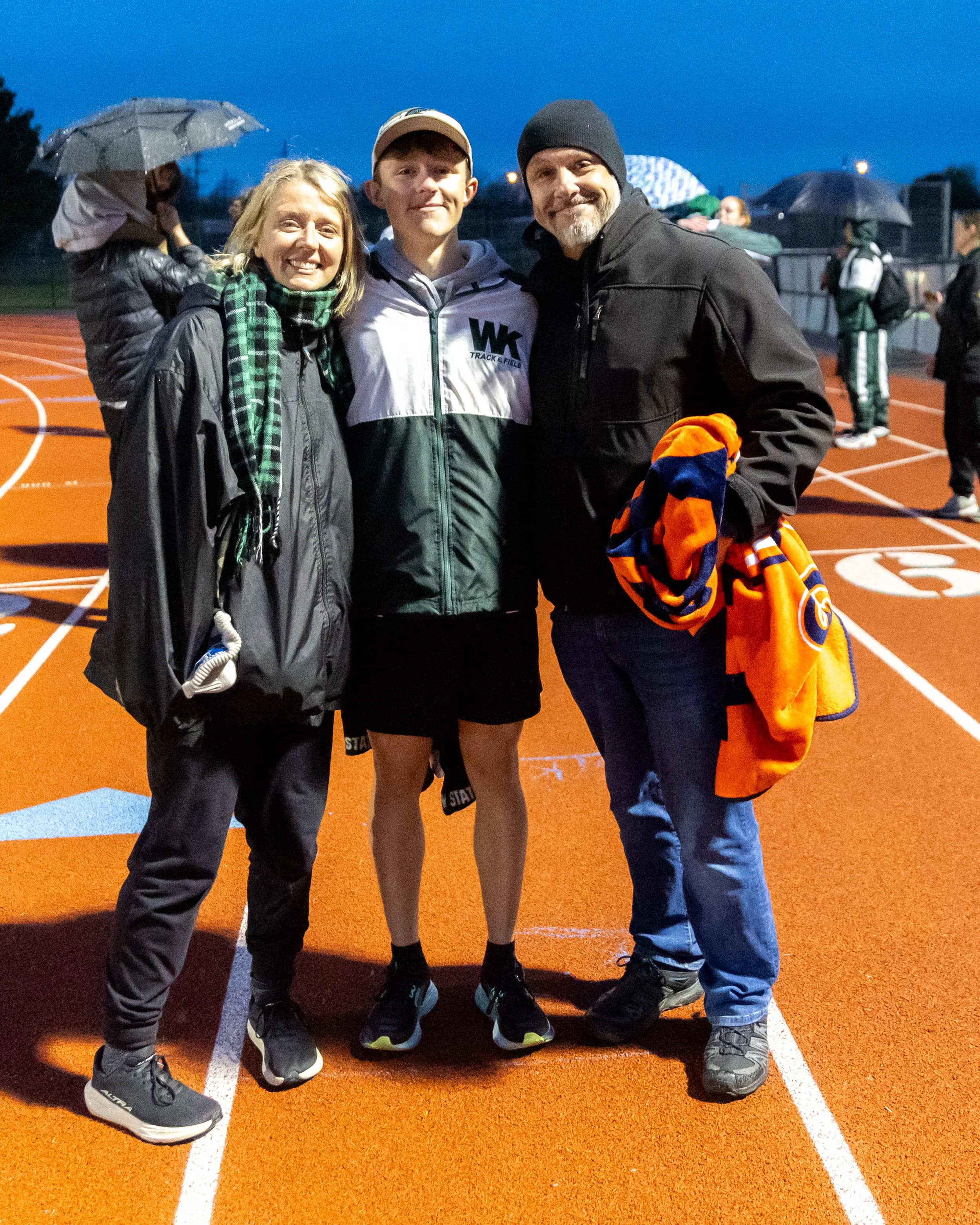 Senior with mom and dad