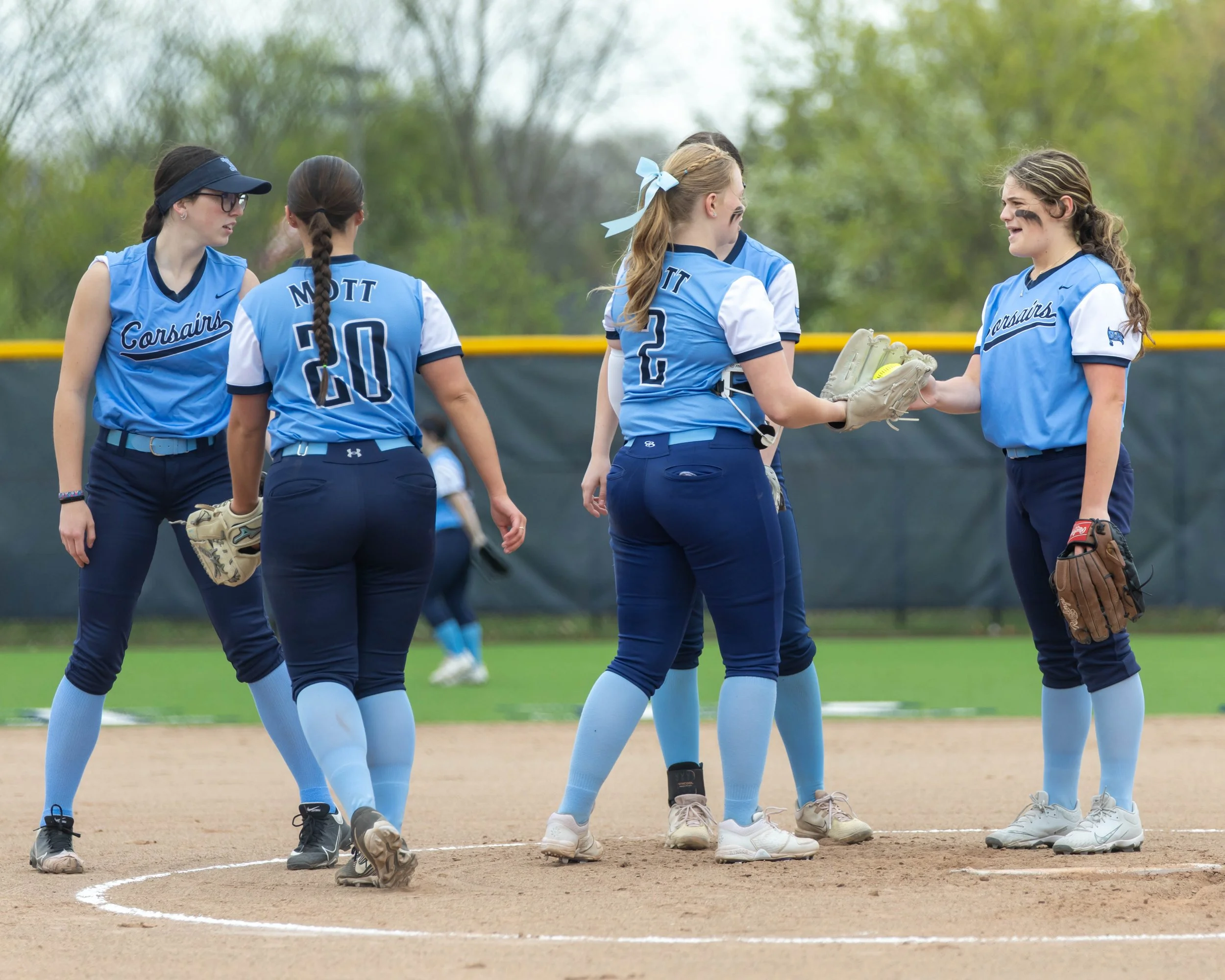 Mott infield prior to inning