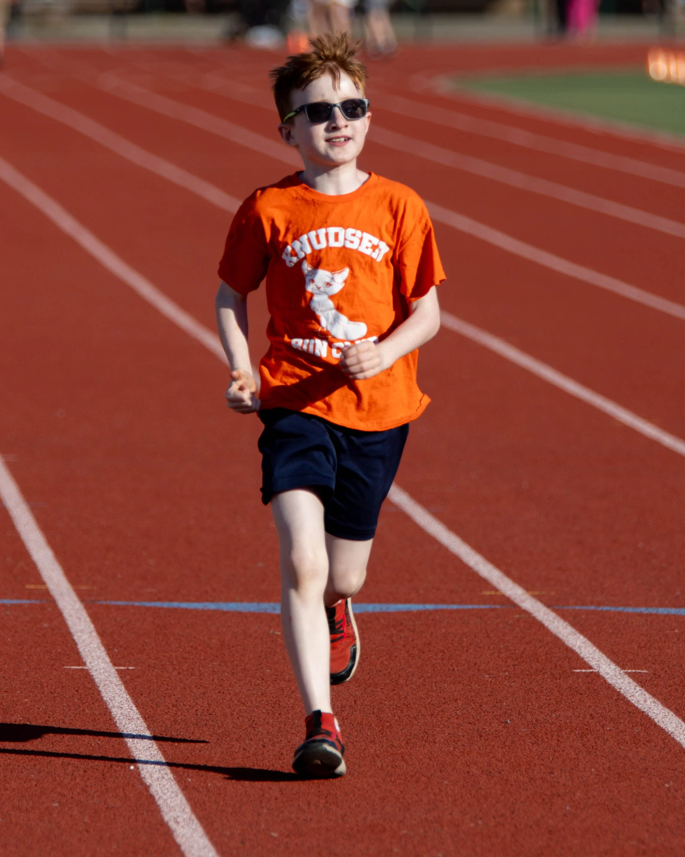 Knudsen boy finishes the race