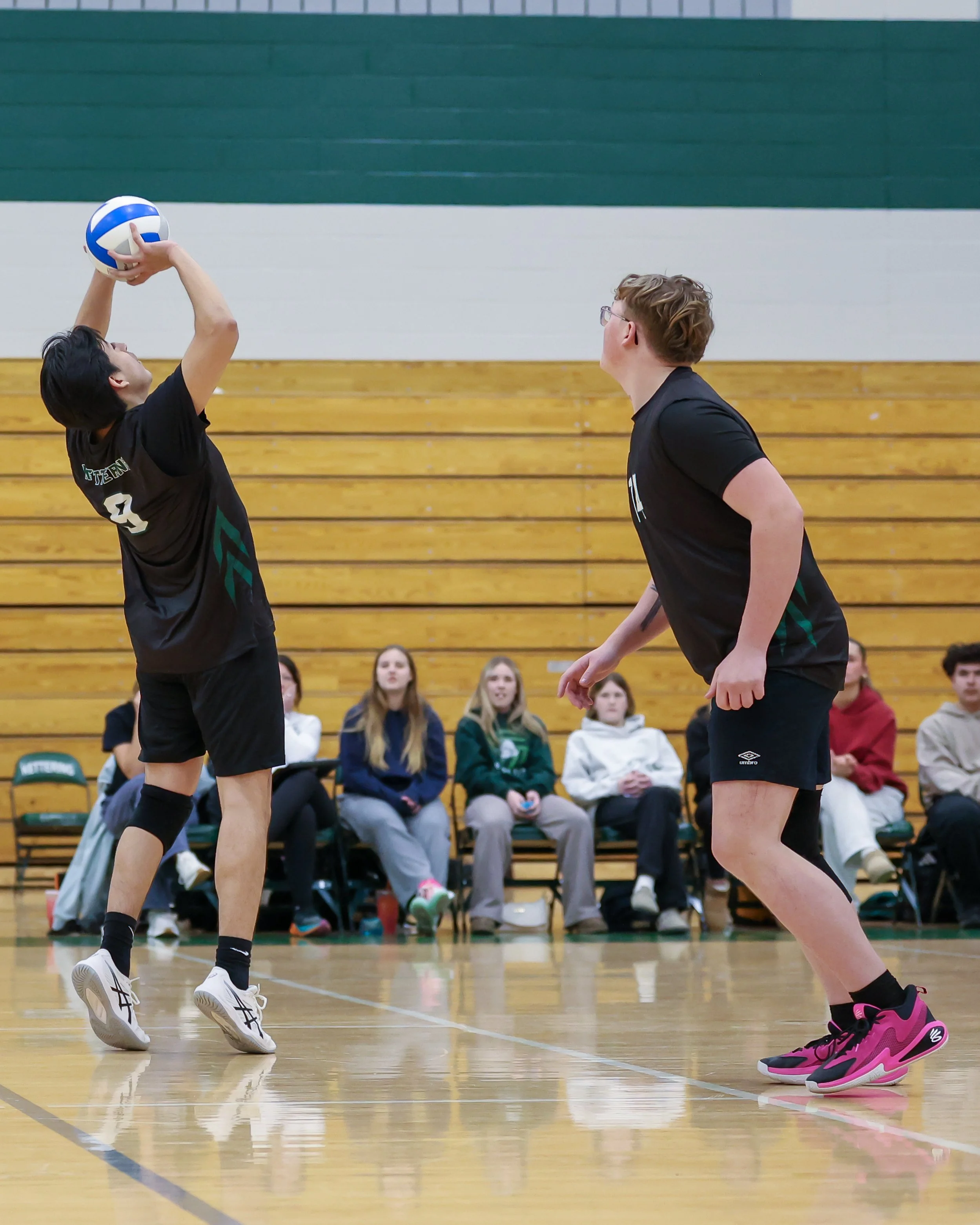 #9 sets the ball for #14