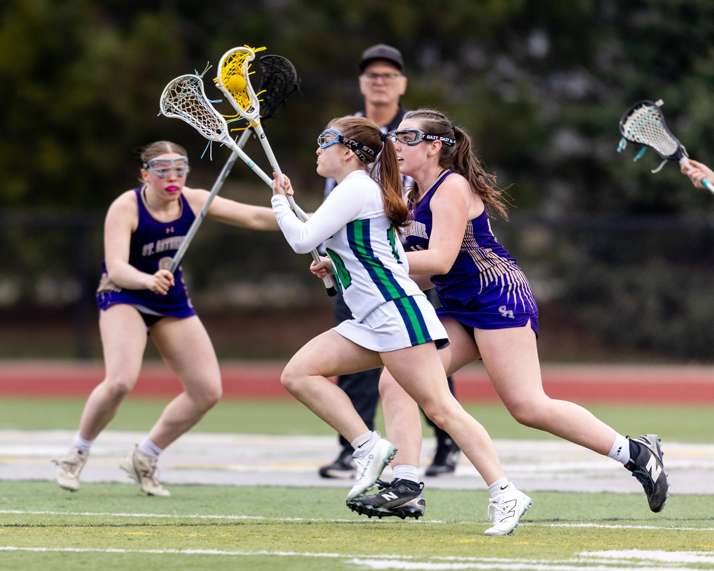 #10 carries the past 2 defenders