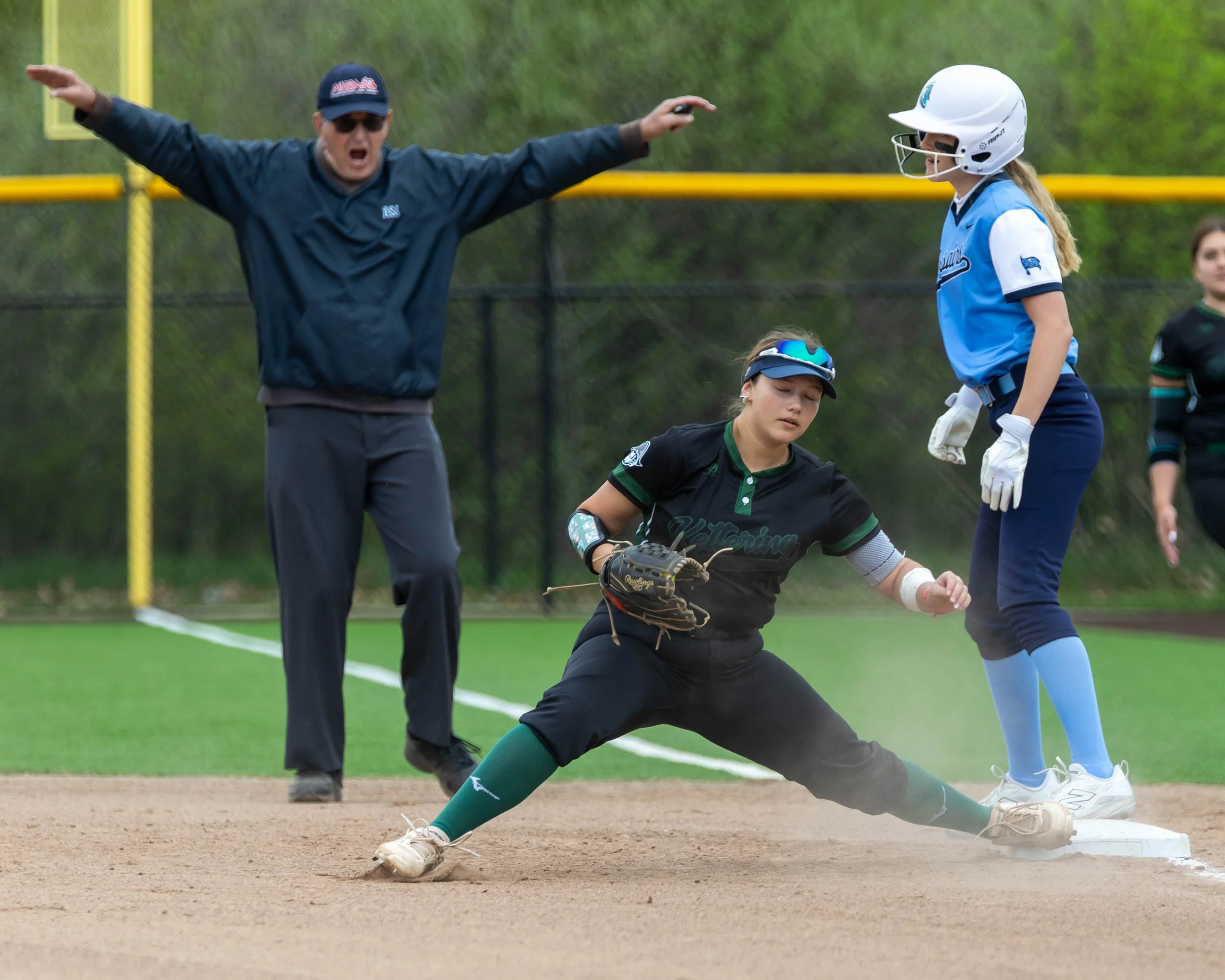 Mott runner safe at first base