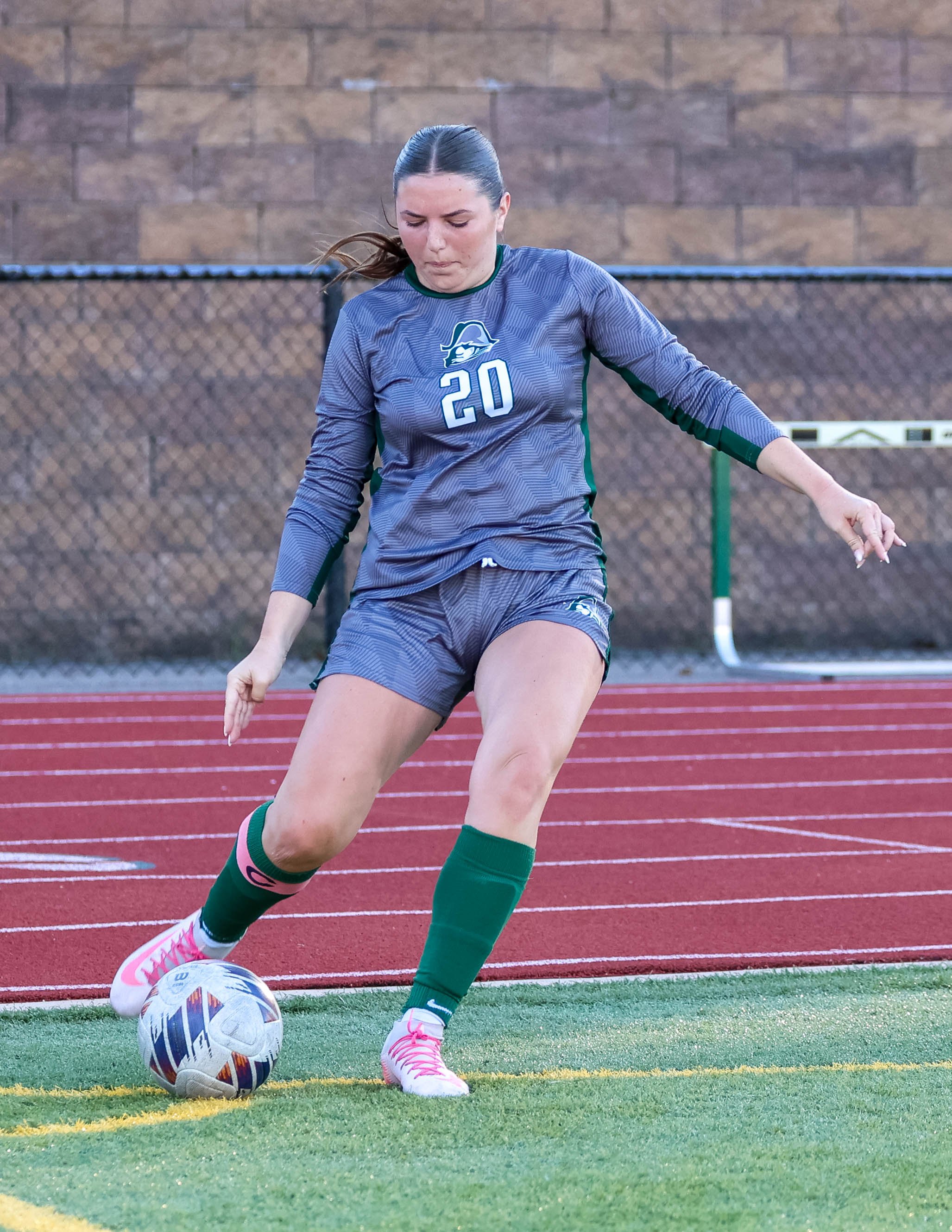 #20 with a corner kick