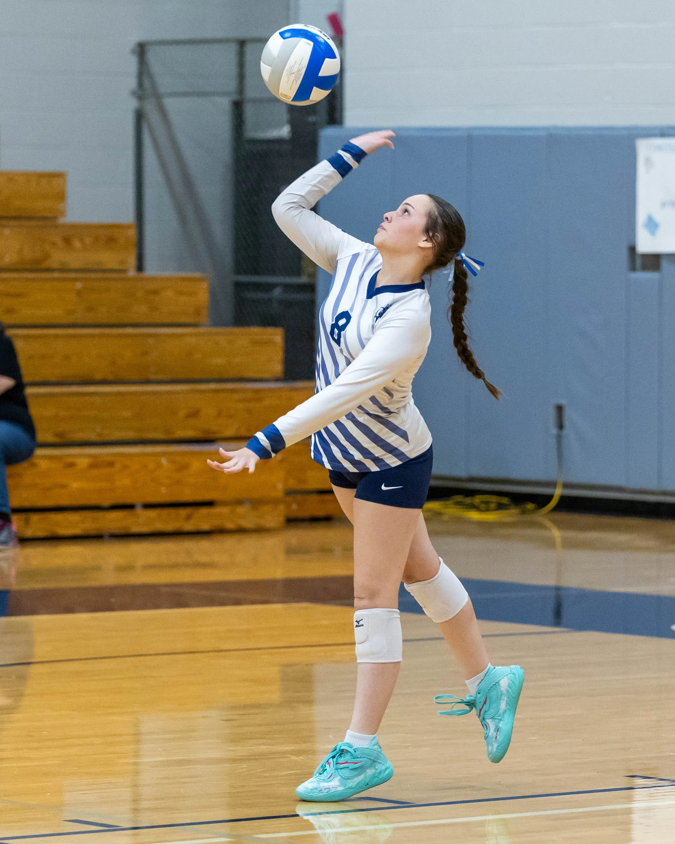 WM #8 serves the ball