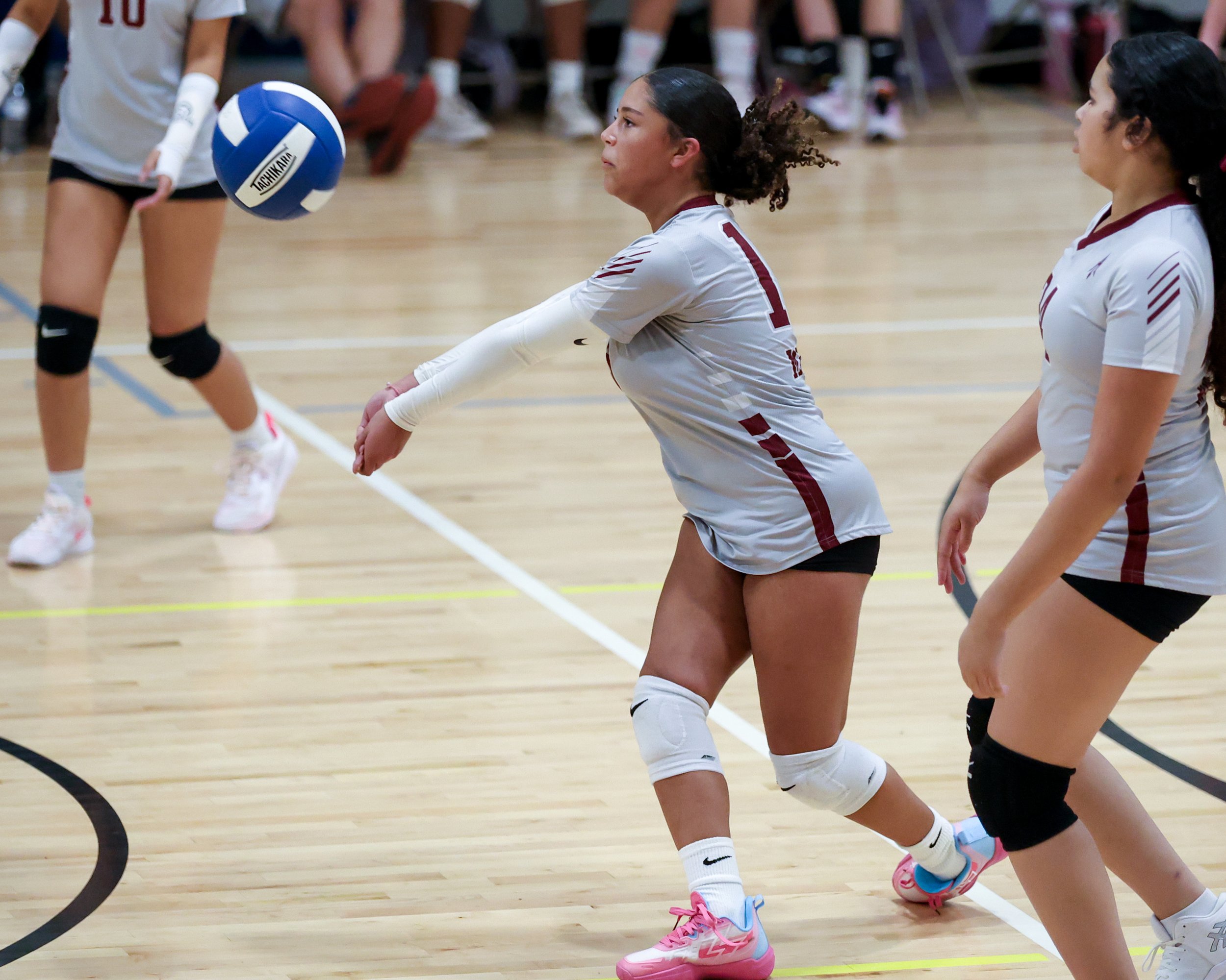 Mason girl returns the ball