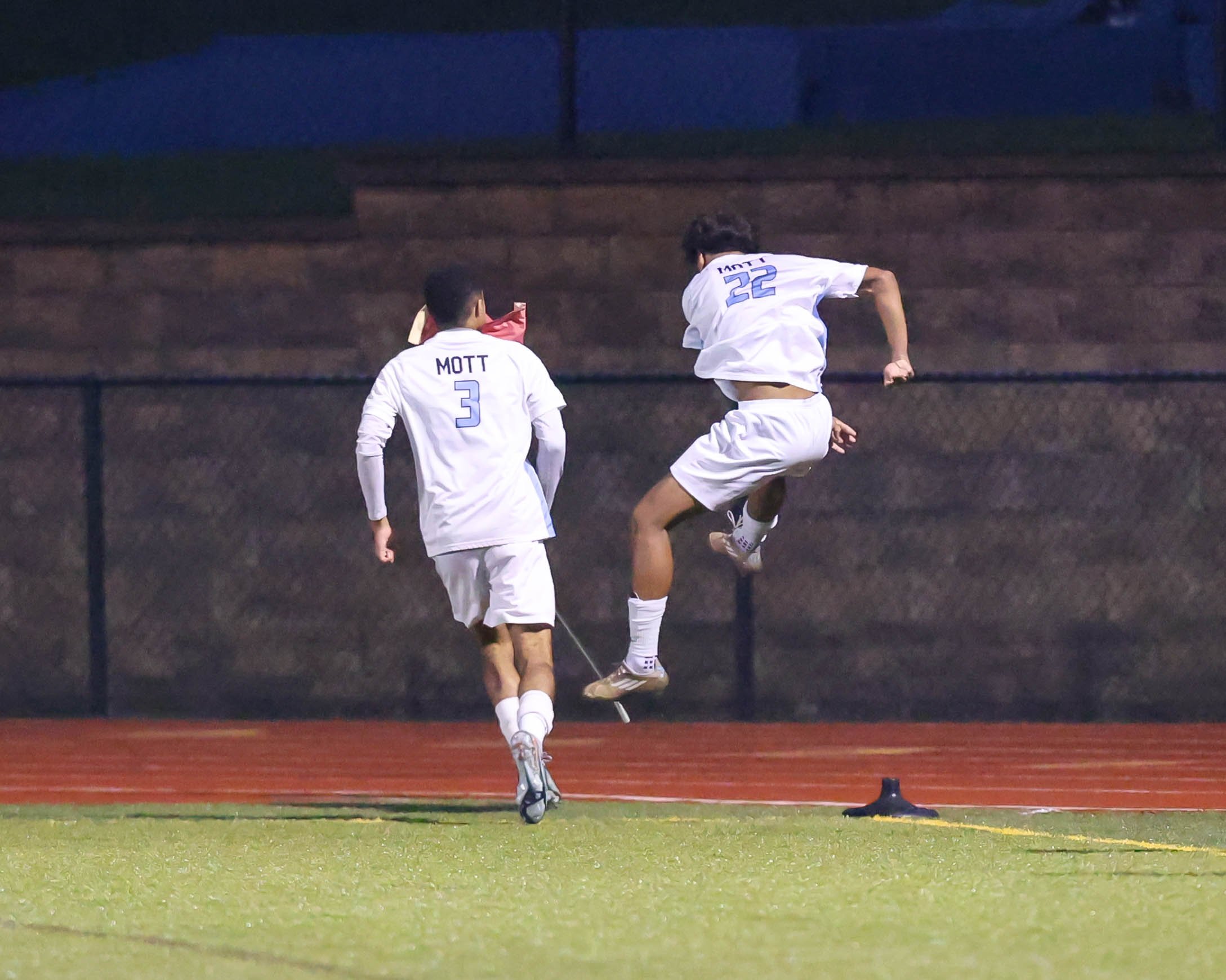 WM #22 celebrates a goal