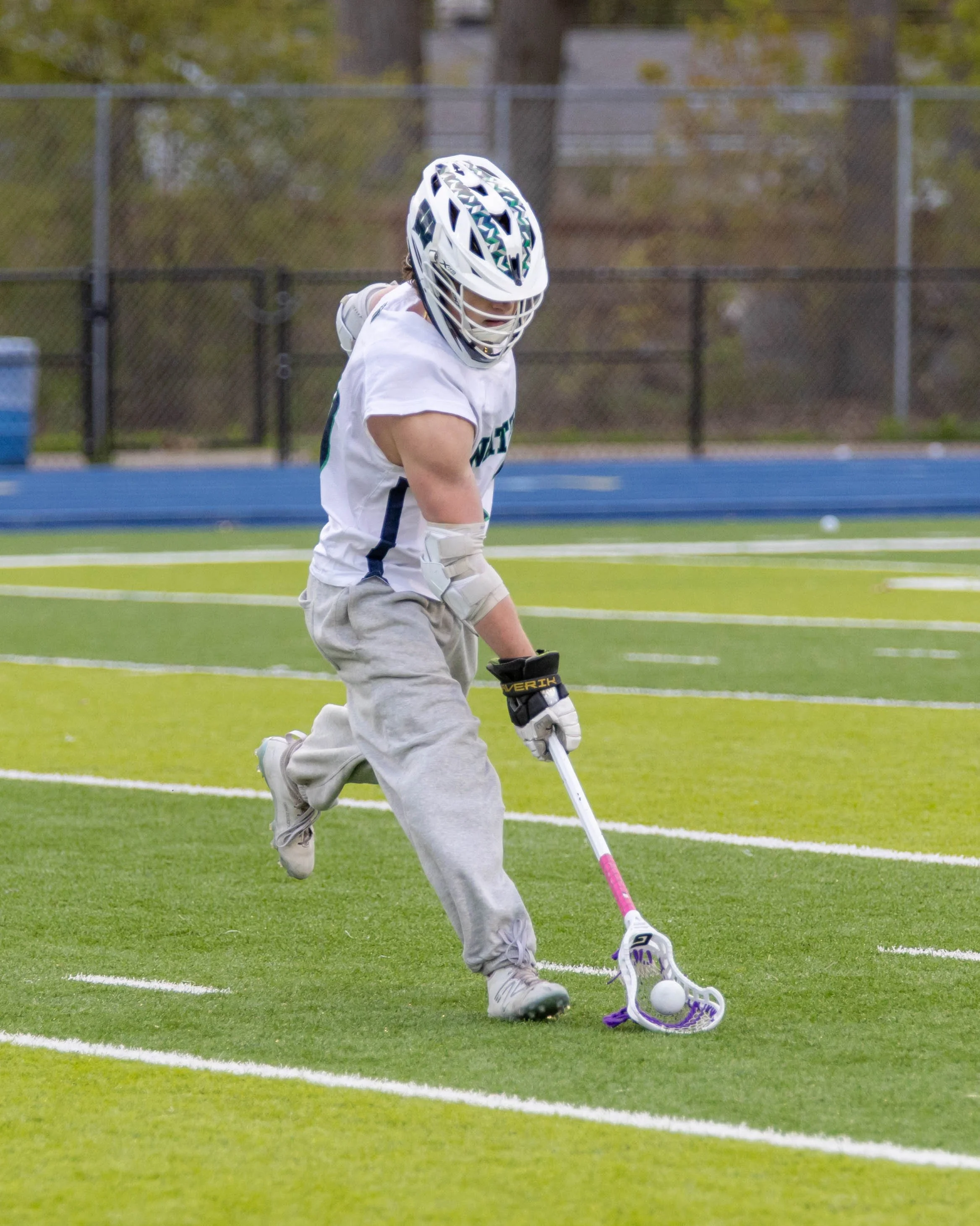#11 picks up the ball